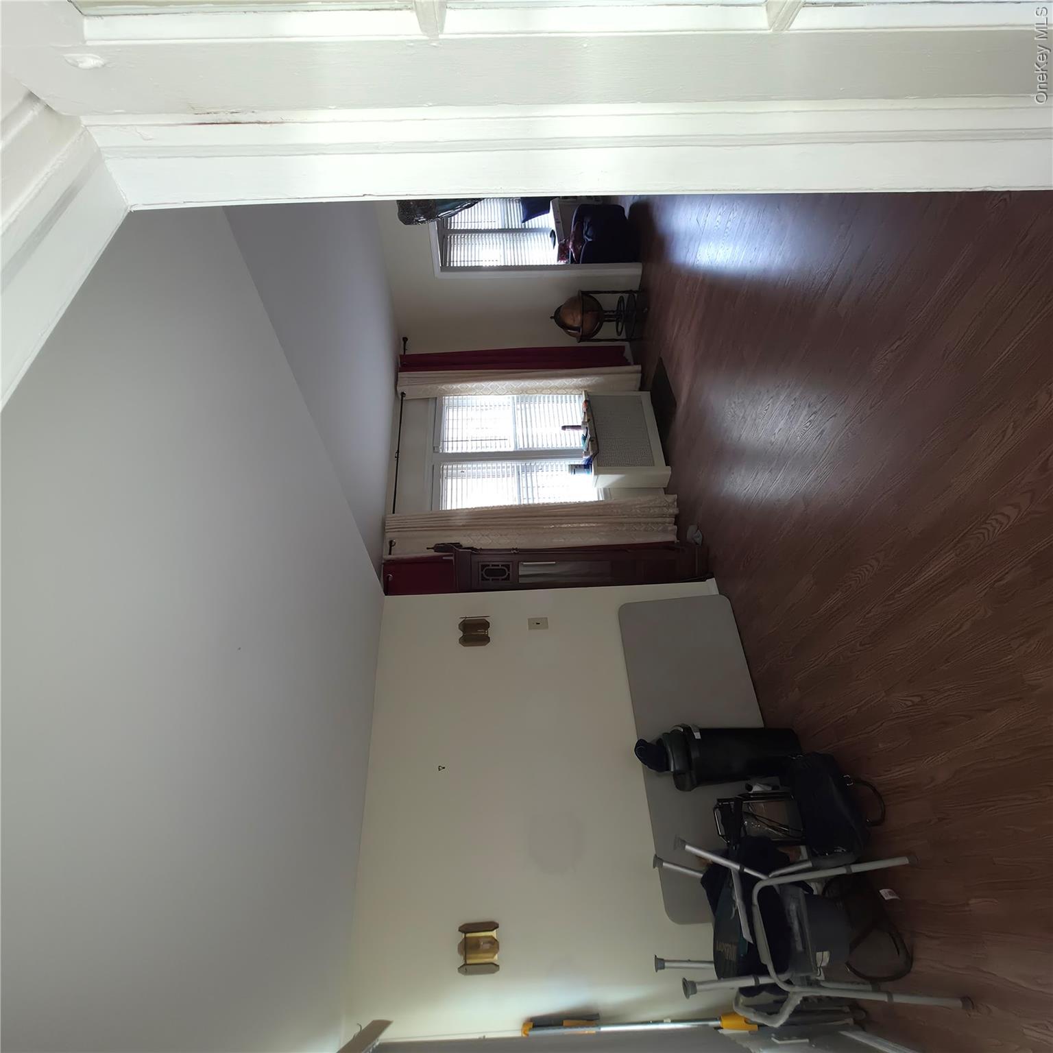 11122 203rd Street Property Photo 4