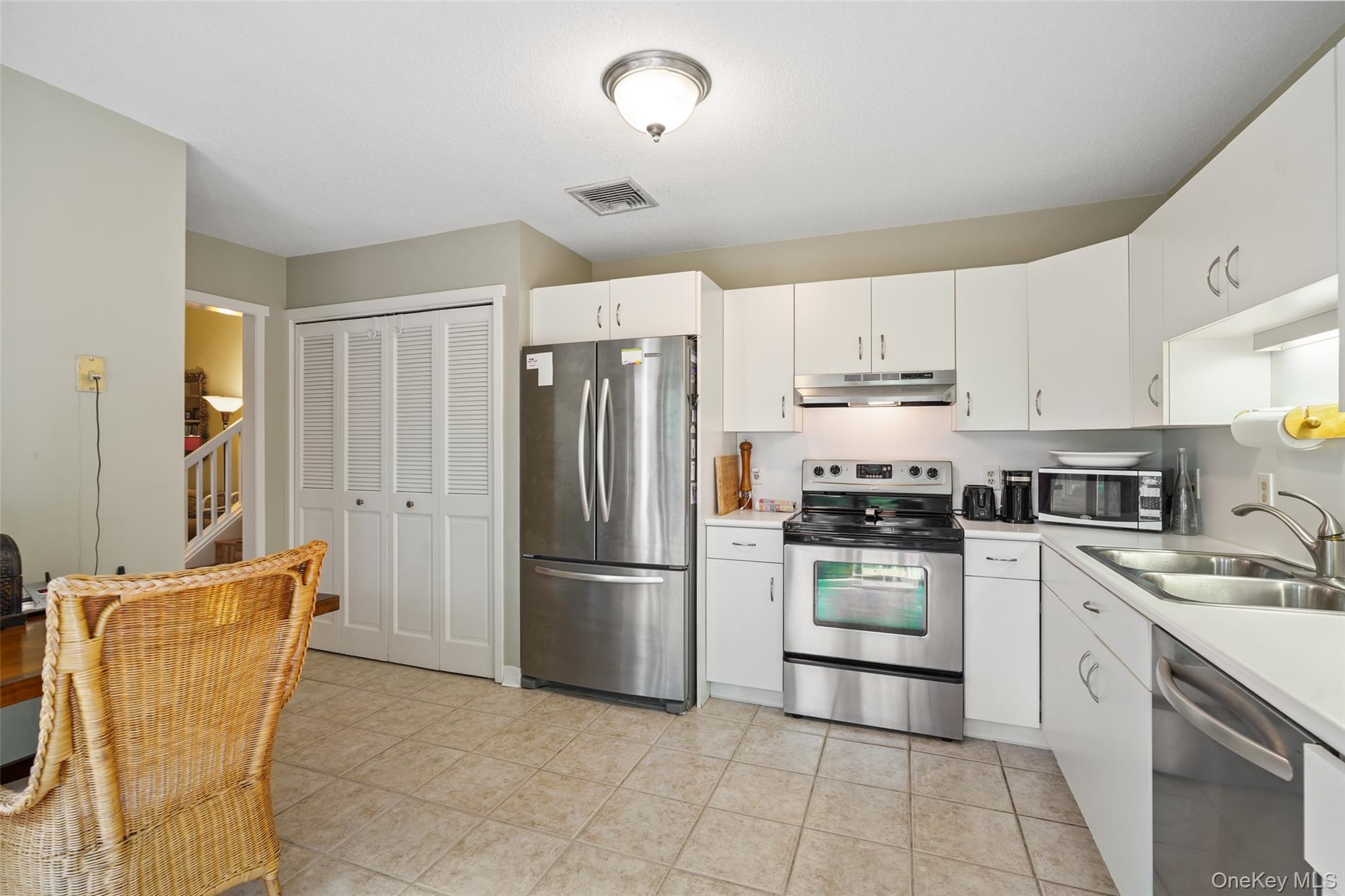 593 Heritage Hills Drive C Property Photo 7