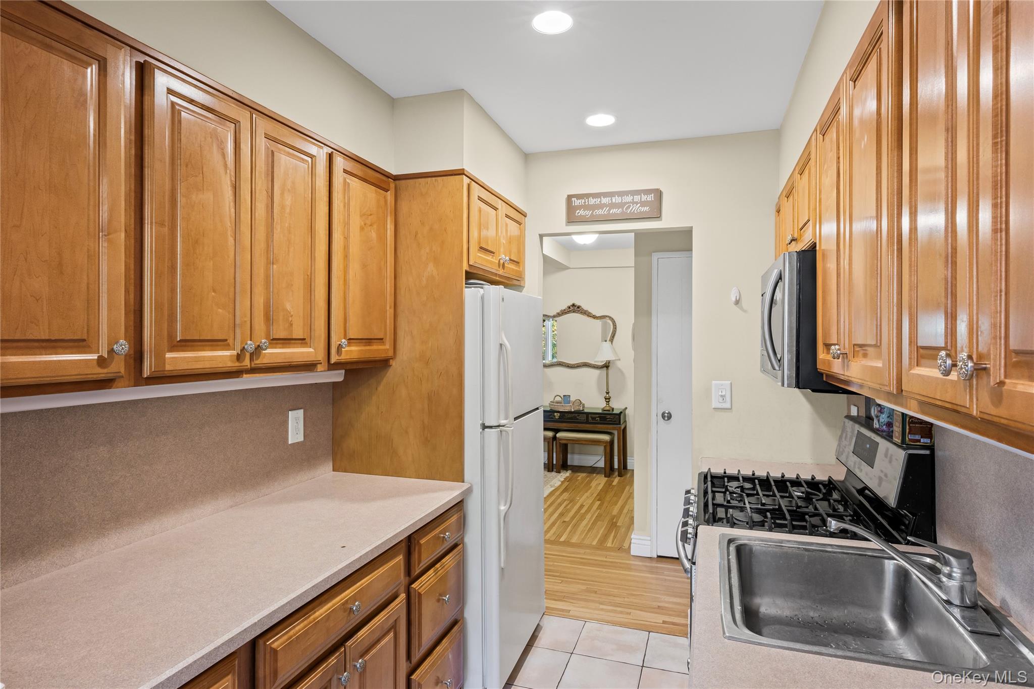 120 Morris Avenue B5 Property Photo 11