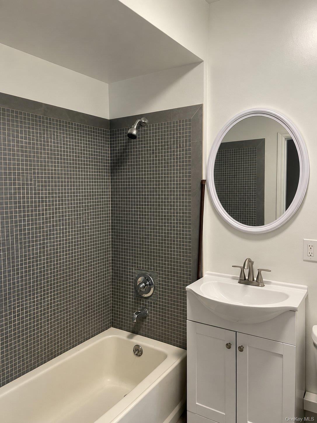 132 Main Street A Property Photo 5