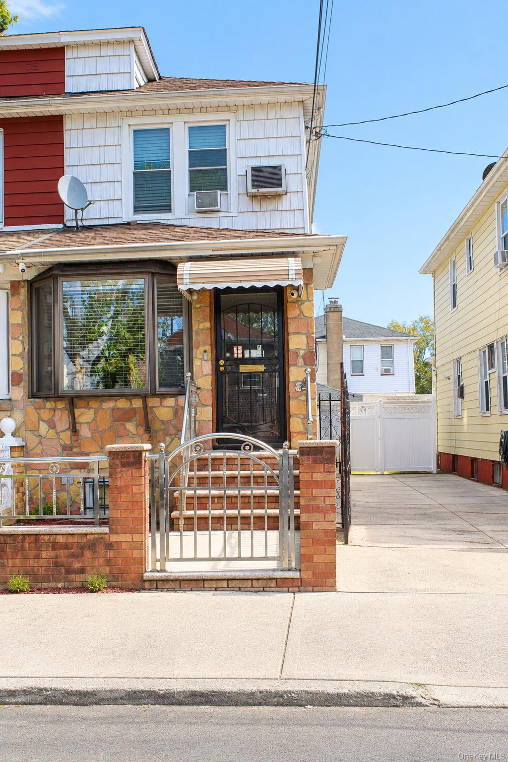 641 E 51st Street Property Photo 1