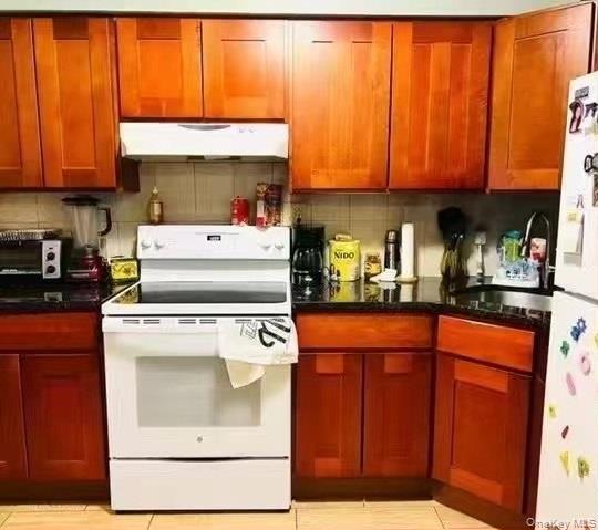 4588 161st Street Property Photo 3