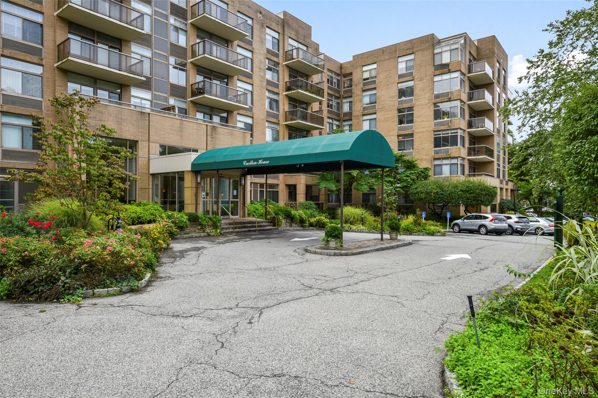 35 N Chatsworth Avenue 1g Property Photo 1