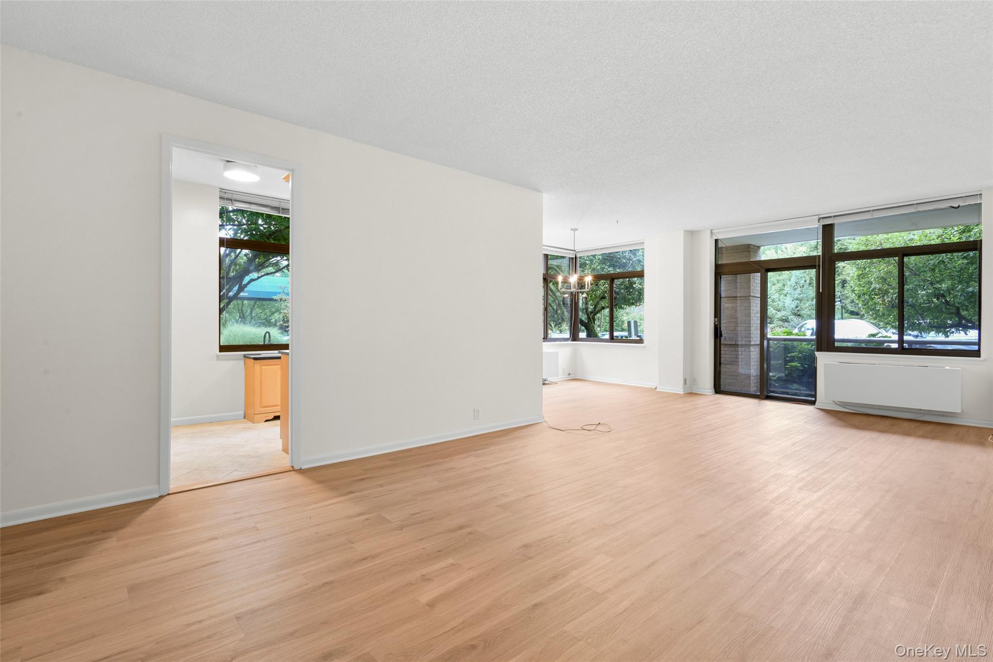 35 N Chatsworth Avenue 1g Property Photo 6