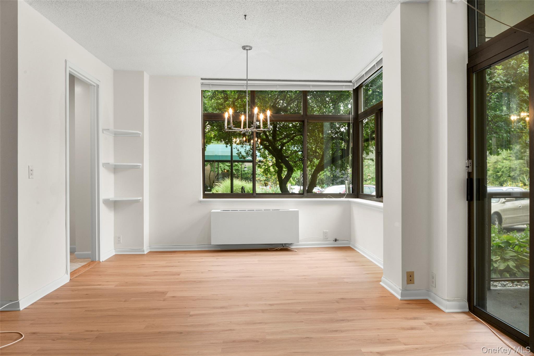 35 N Chatsworth Avenue 1g Property Photo 8