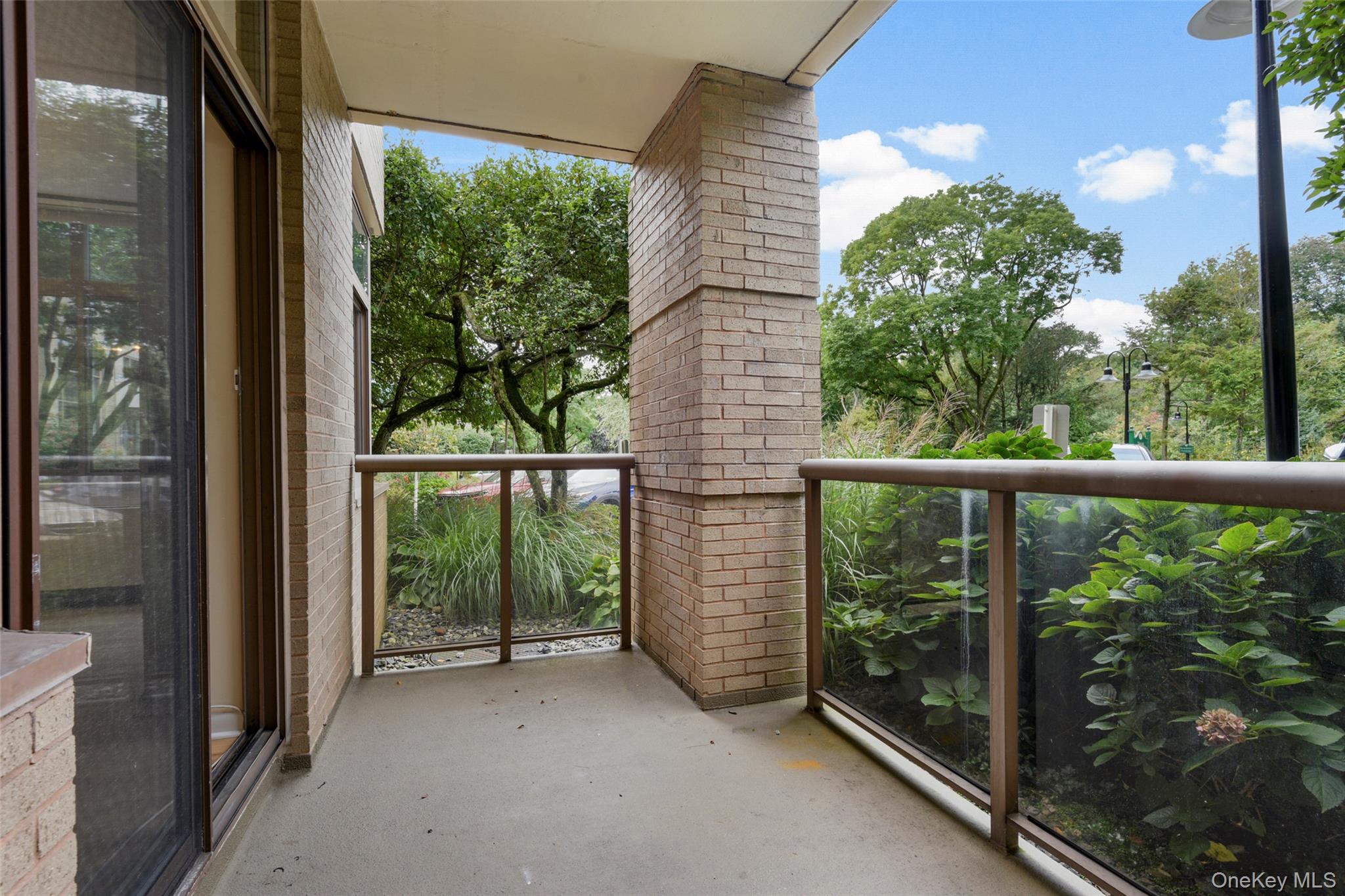 35 N Chatsworth Avenue 1g Property Photo 9