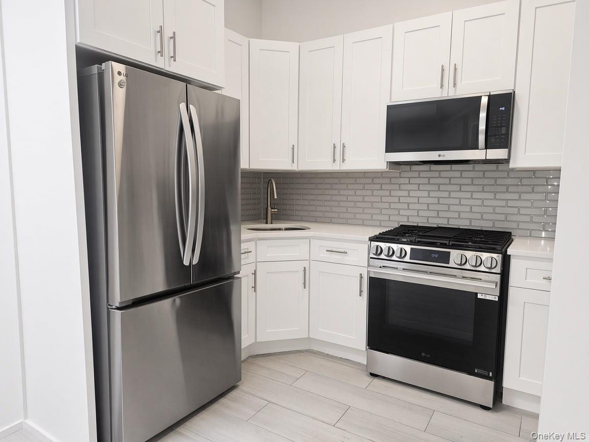 102-03 Northern Boulevard 2F Property Photo 1