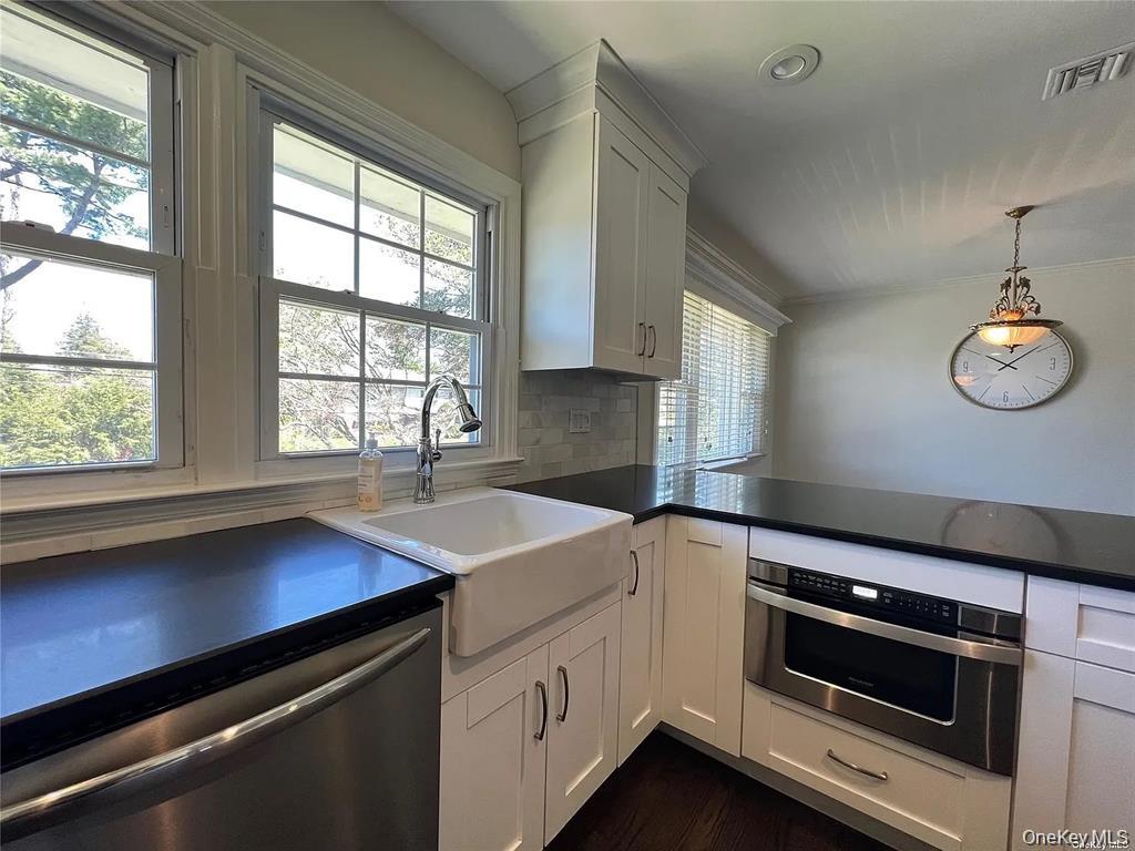1 Cliftwood Drive Property Photo 3