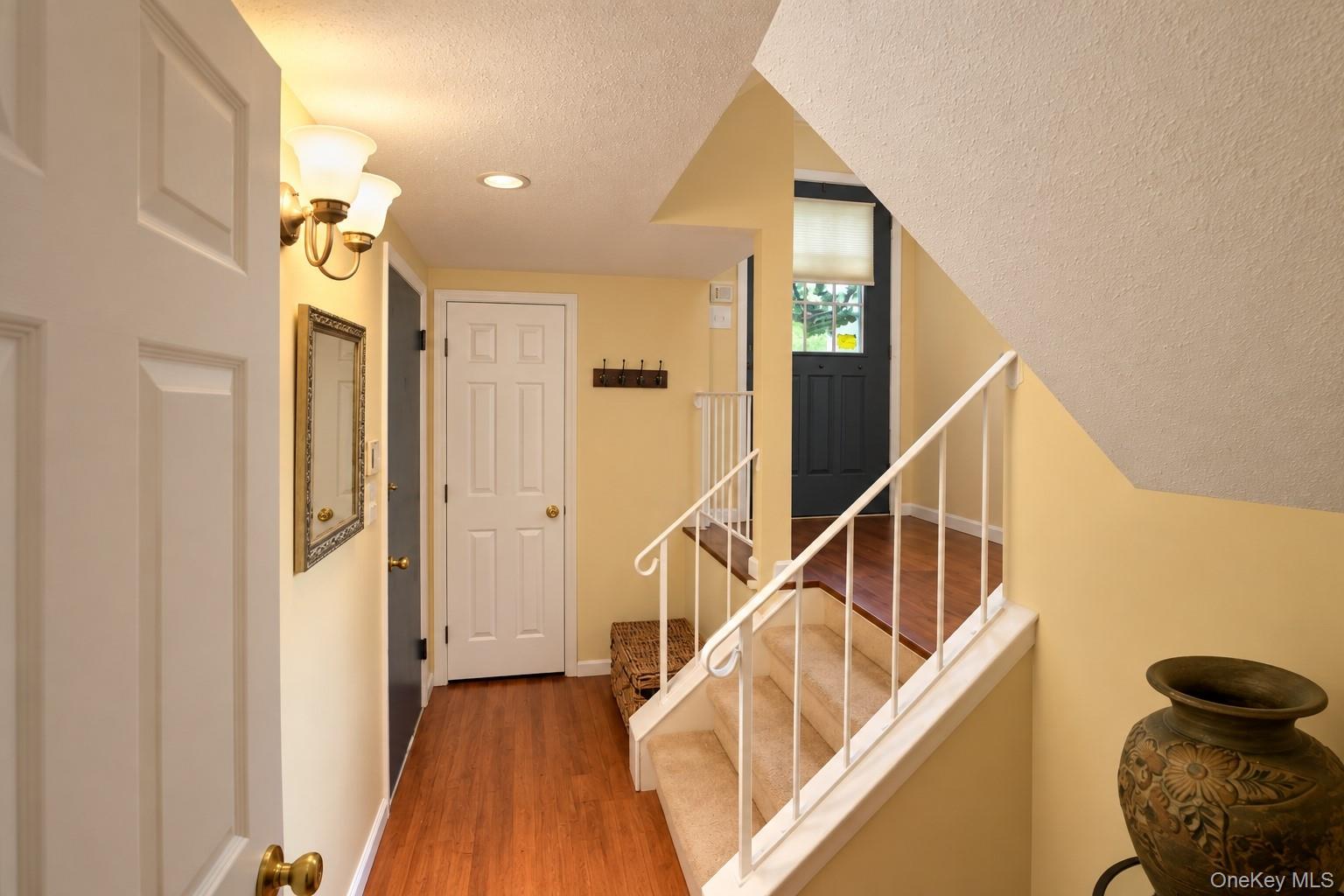 153 Treetop Circle Property Photo 7