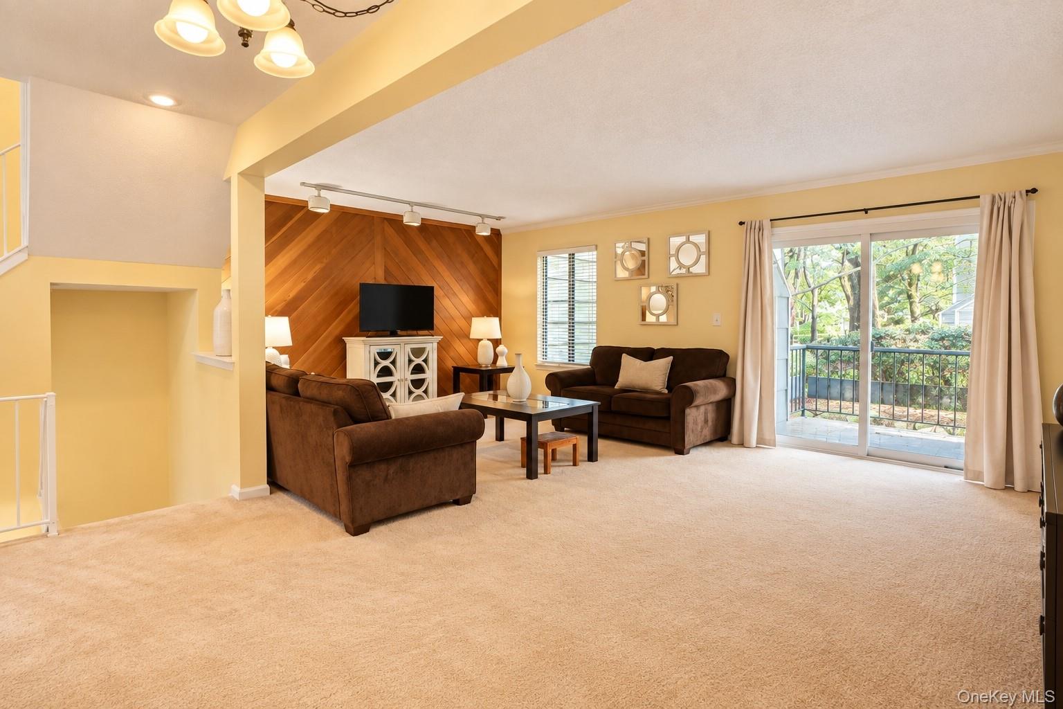 153 Treetop Circle Property Photo 9