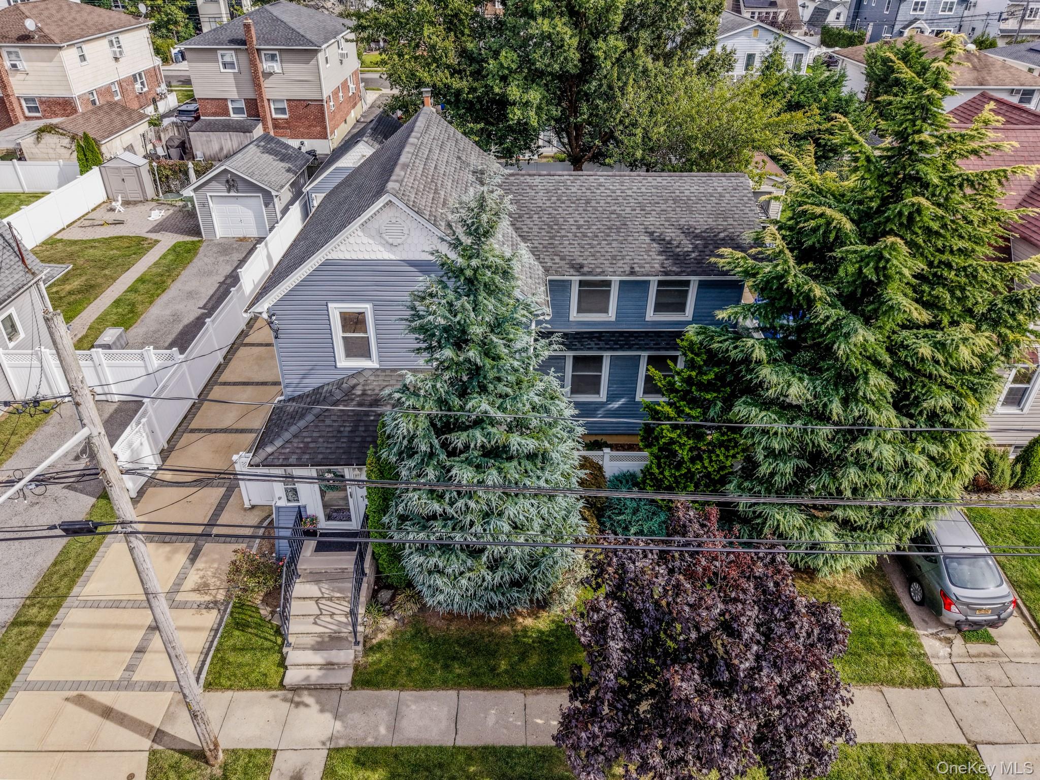 18 1st Avenue Property Photo 1