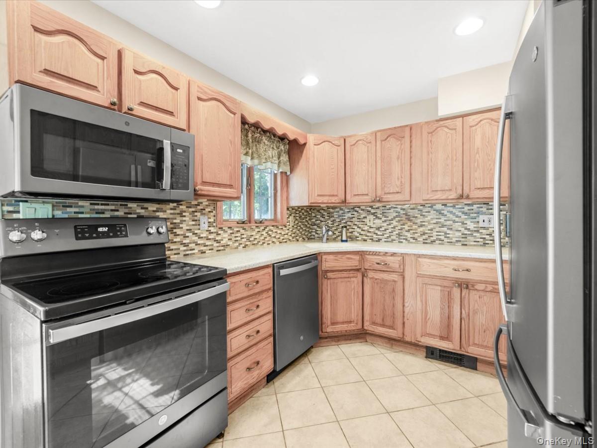 937 Mirabelle Avenue Property Photo 10