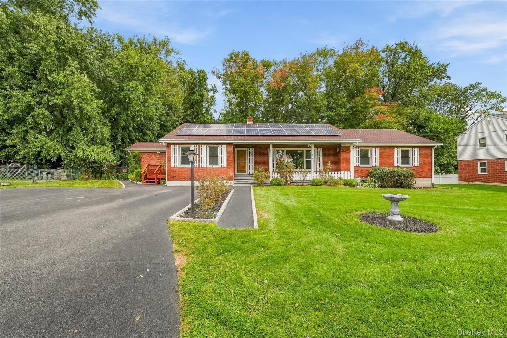 83 7th Street Property Photo 1