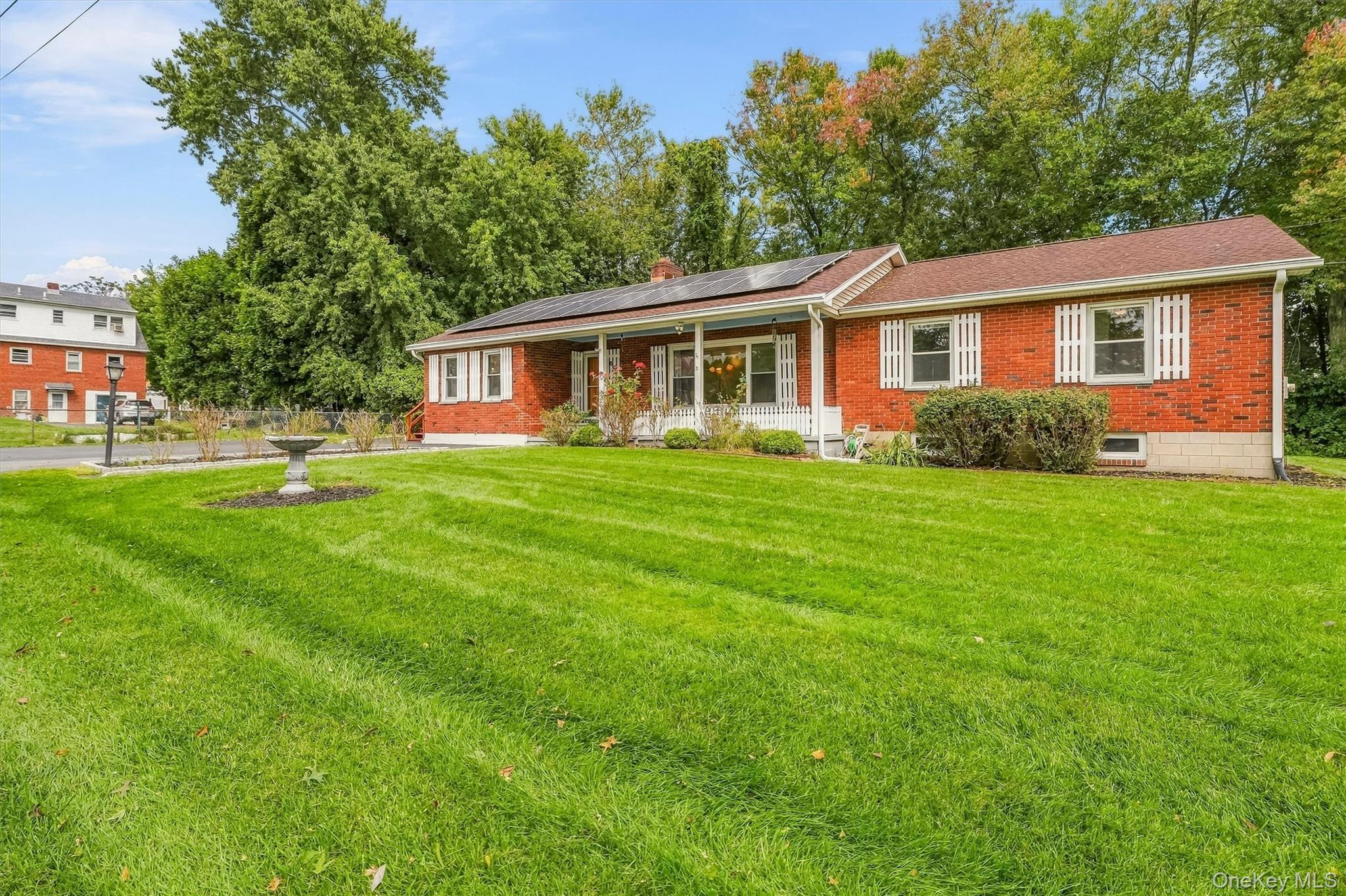 83 7th Street Property Photo 3