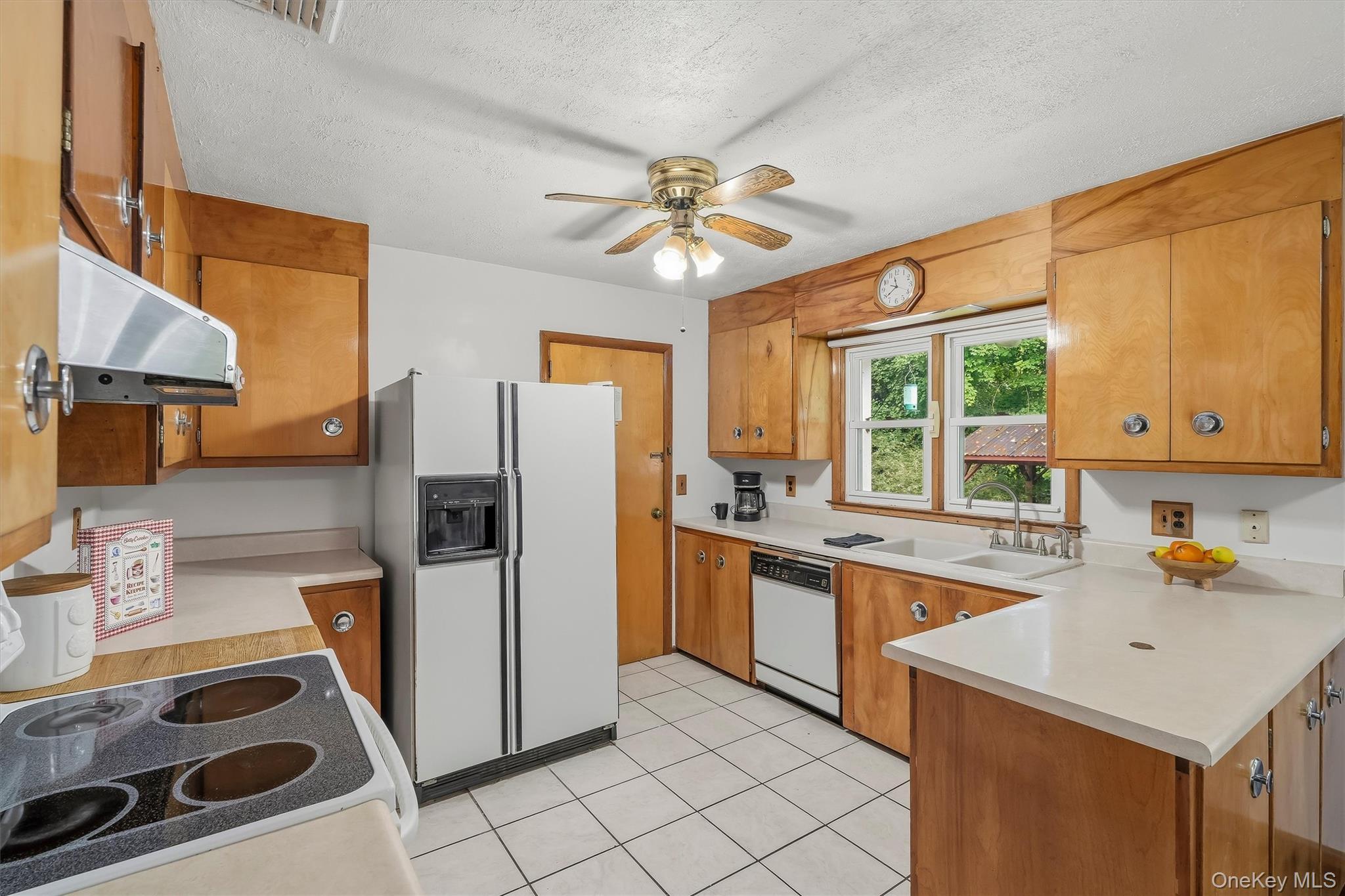 83 7th Street Property Photo 9