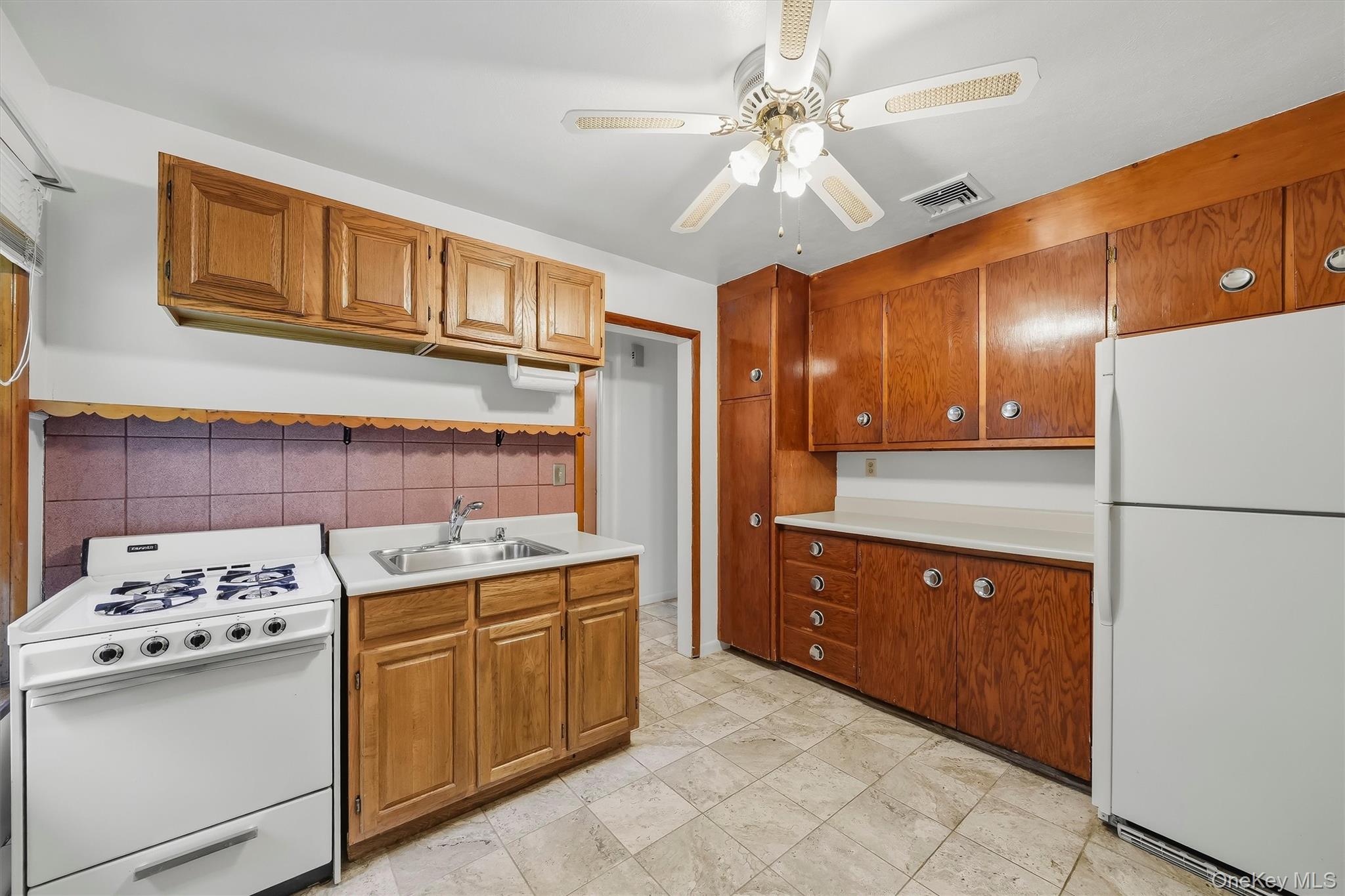 83 7th Street Property Photo 20