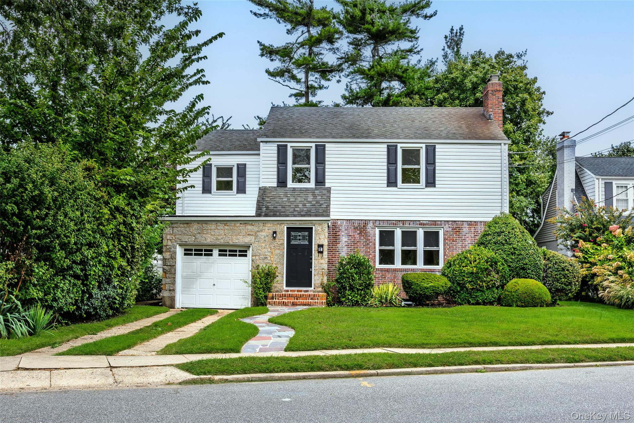 81 Rowe Avenue Property Photo 1