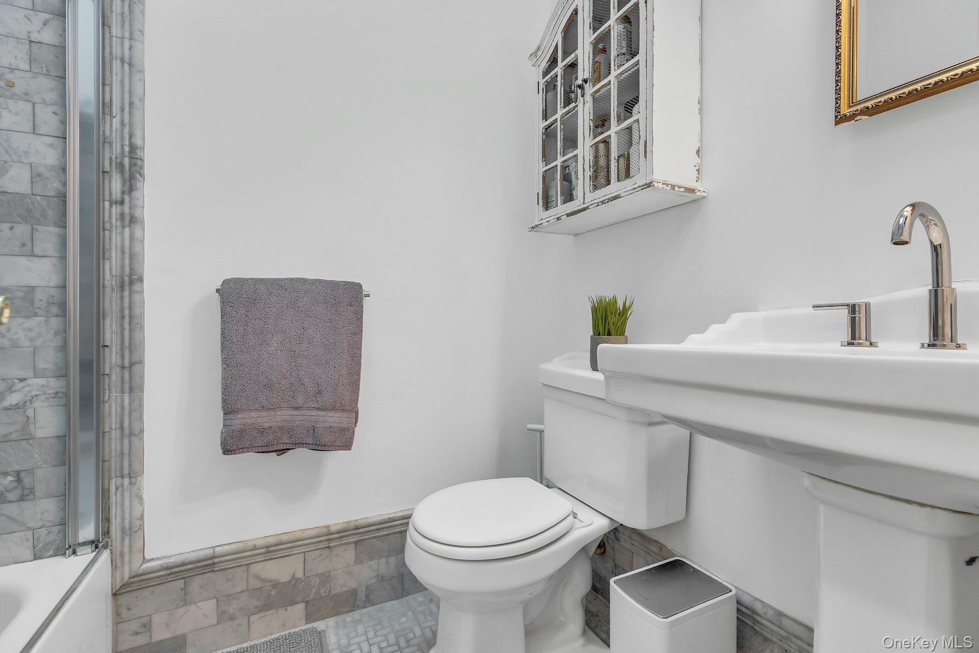 111 E Bay Avenue Property Photo 19