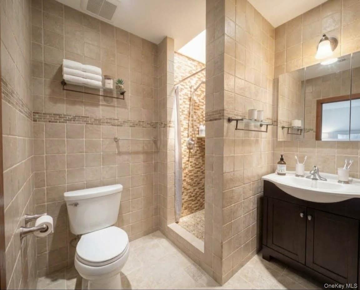 69-84 136th Street B Property Photo 10