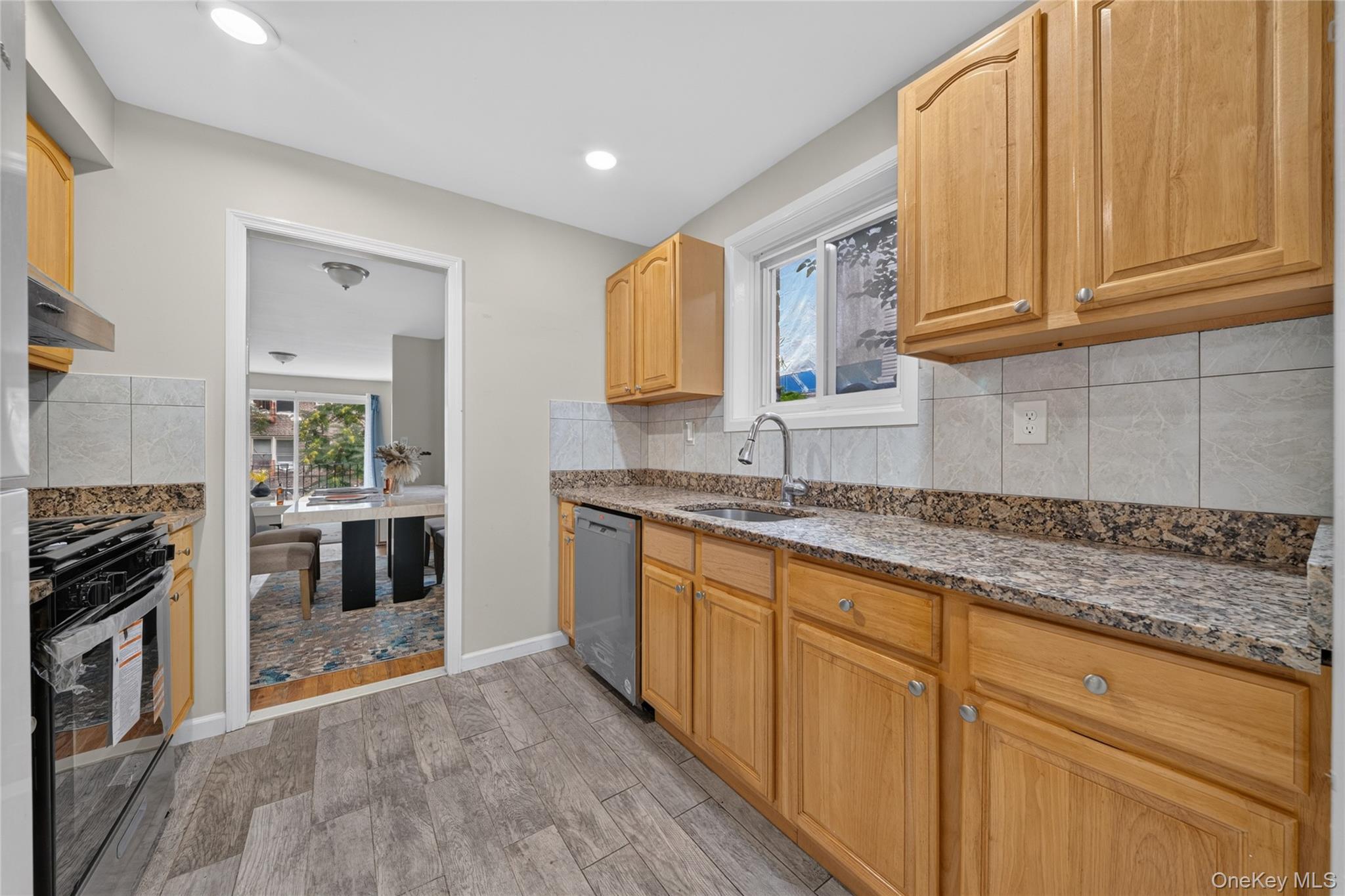 6722 Burns Street Property Photo 10