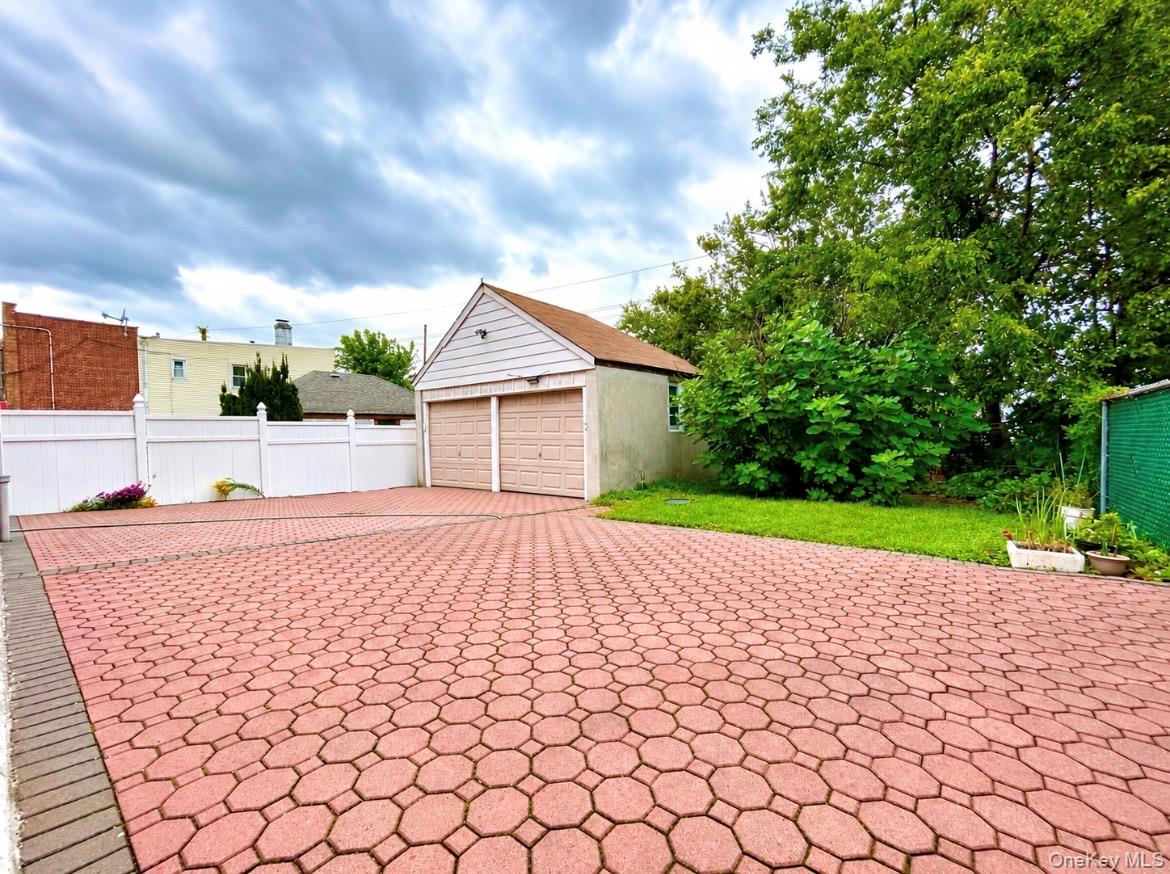 52-57 84th Street Property Photo 5