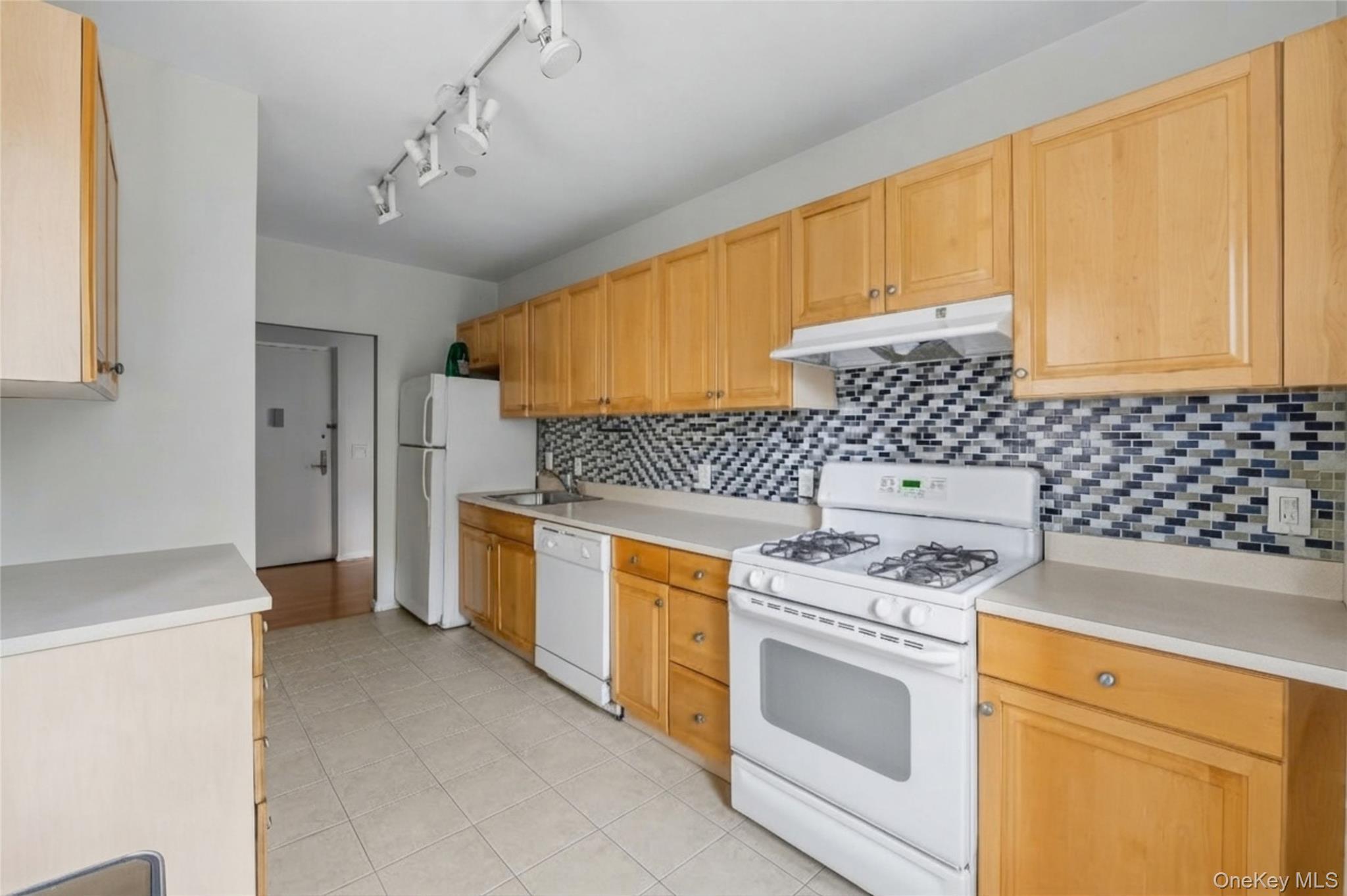 85 Bronx River Road 3k Property Photo 15