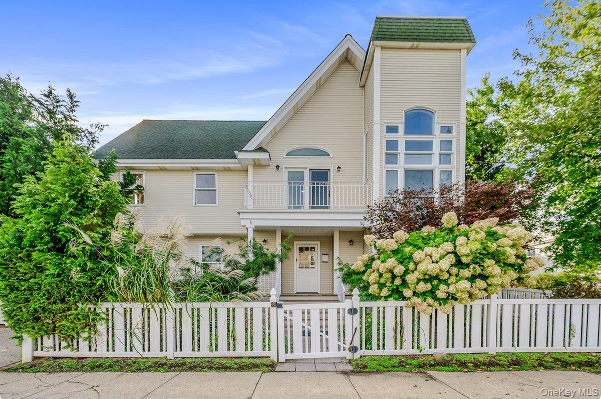 139 Coronado Street Property Photo 1