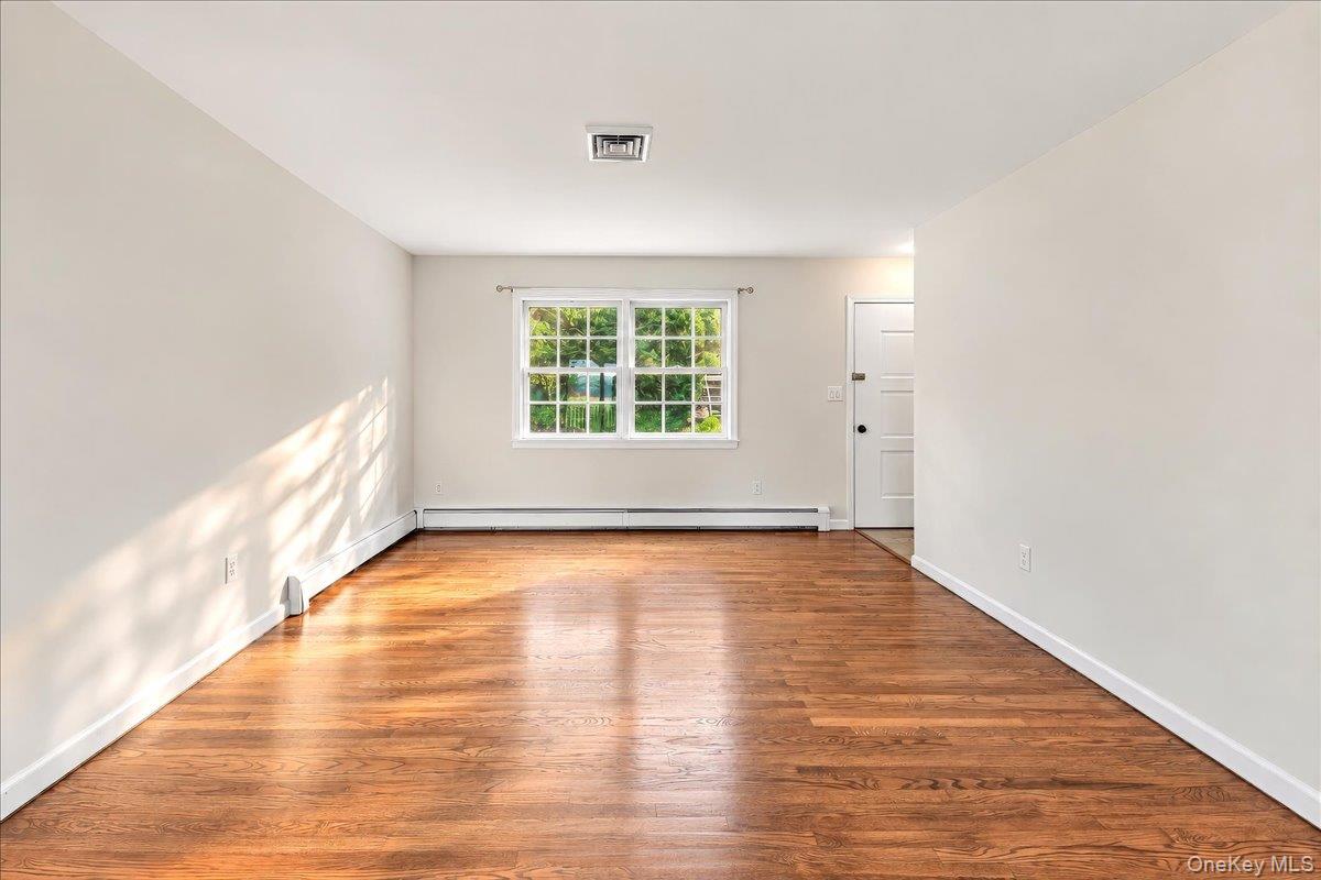 7 Meadowbrook Drive Property Photo 5
