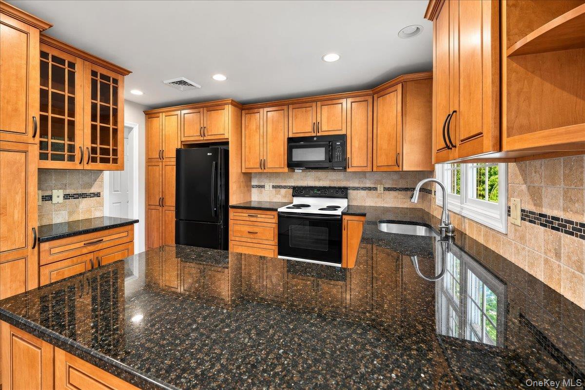7 Meadowbrook Drive Property Photo 15
