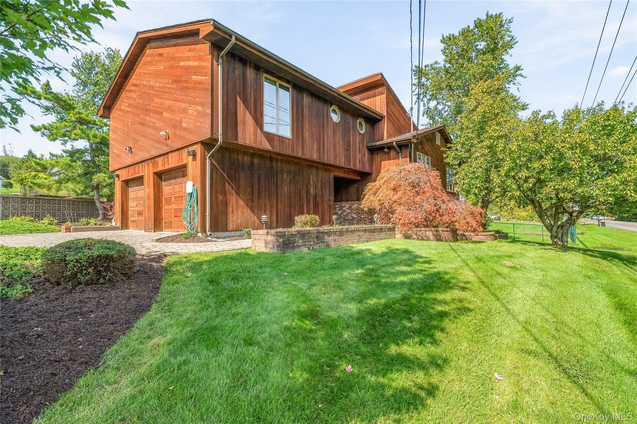 102 Neptune Drive Property Photo 1