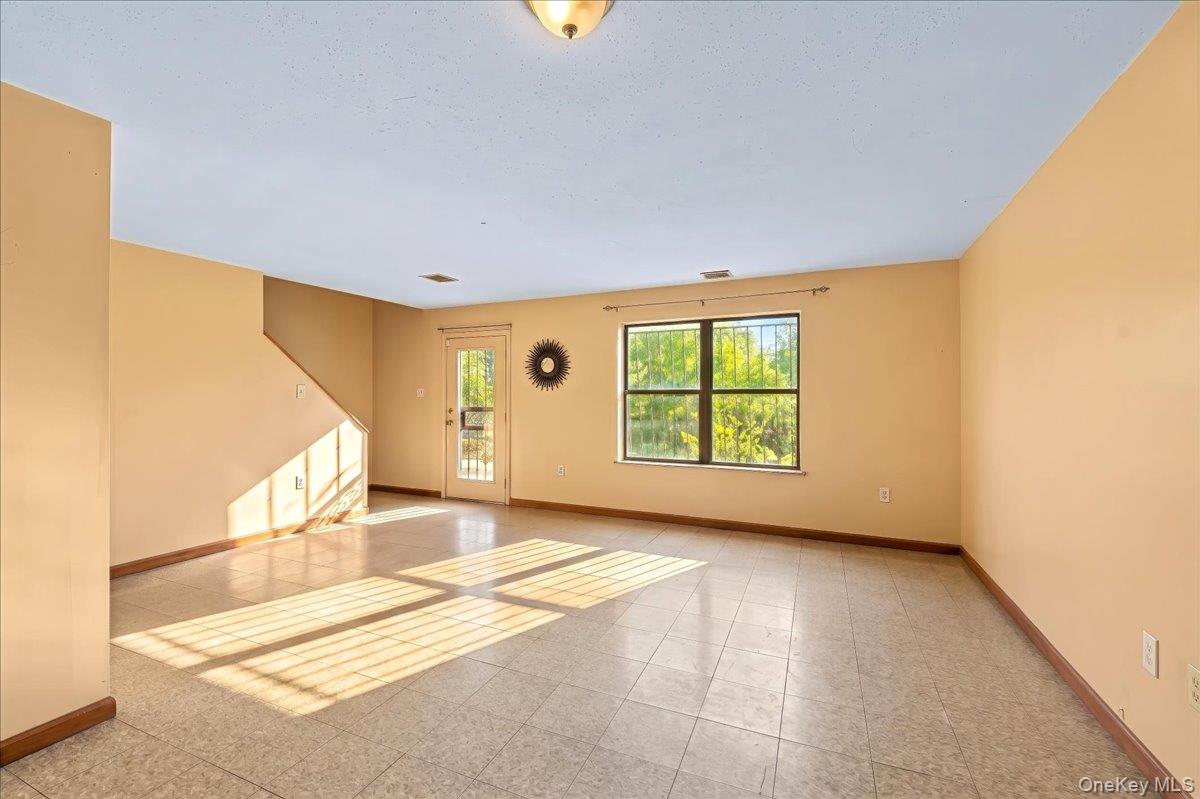 901 Prospect Avenue C Property Photo 5