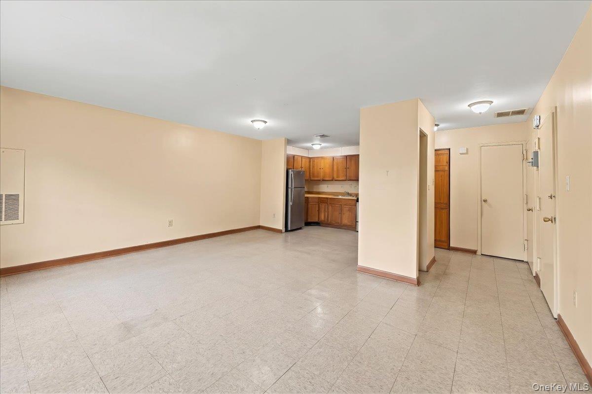 901 Prospect Avenue C Property Photo 6