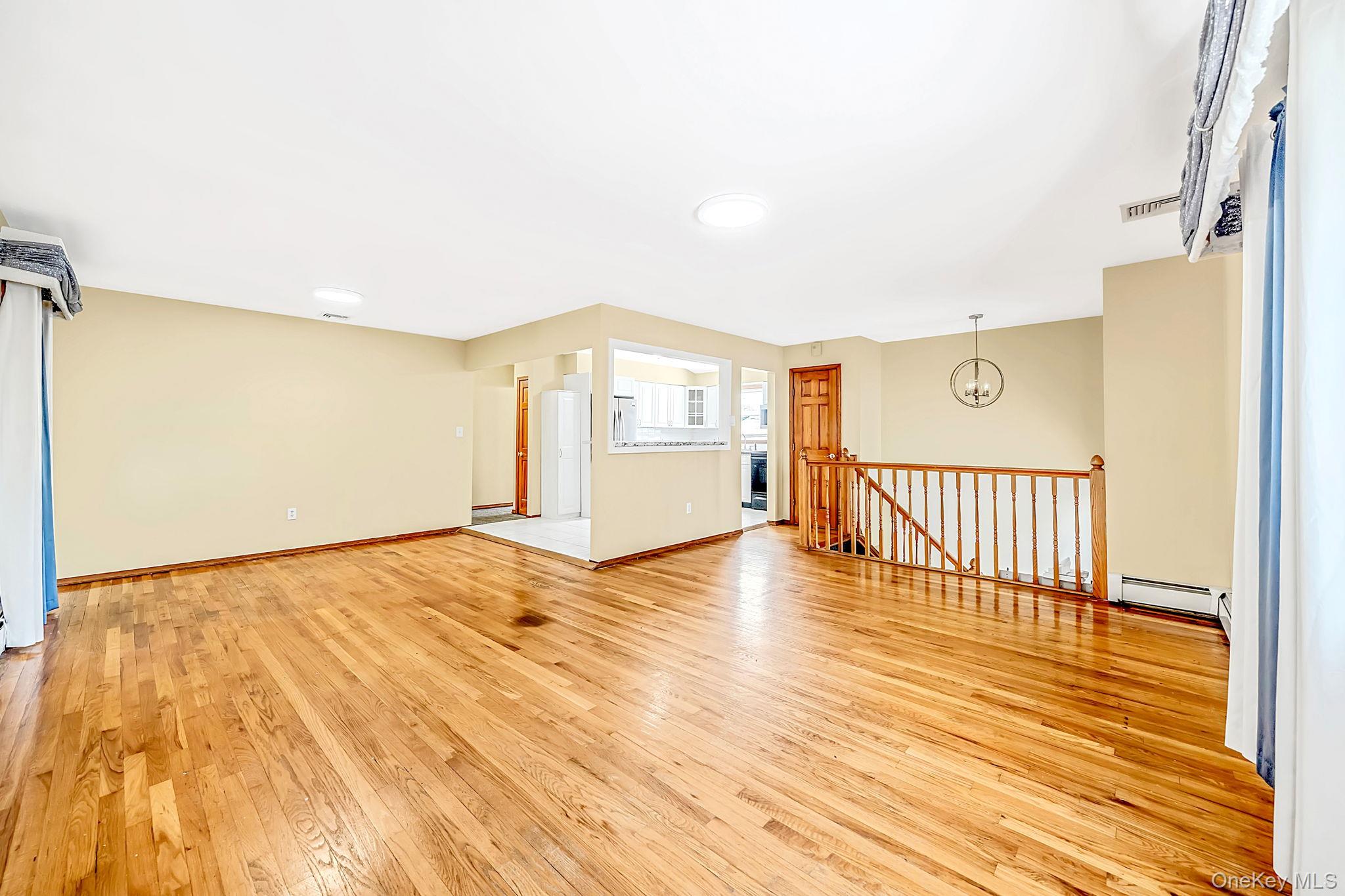 263 Commack Road Property Photo 10