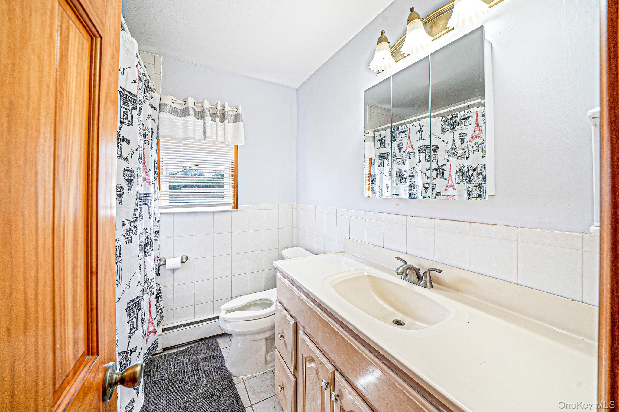 263 Commack Road Property Photo 12