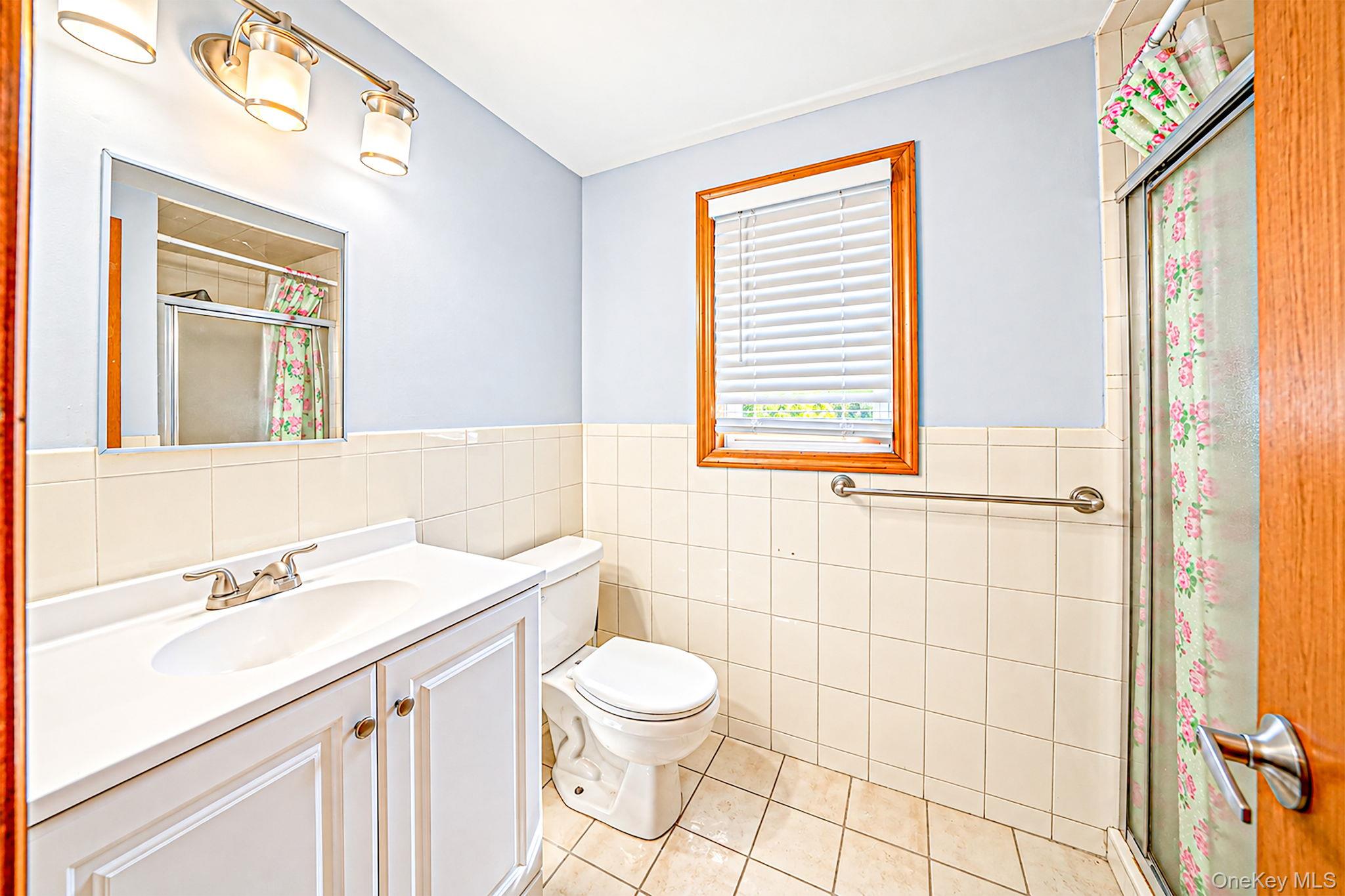 263 Commack Road Property Photo 18