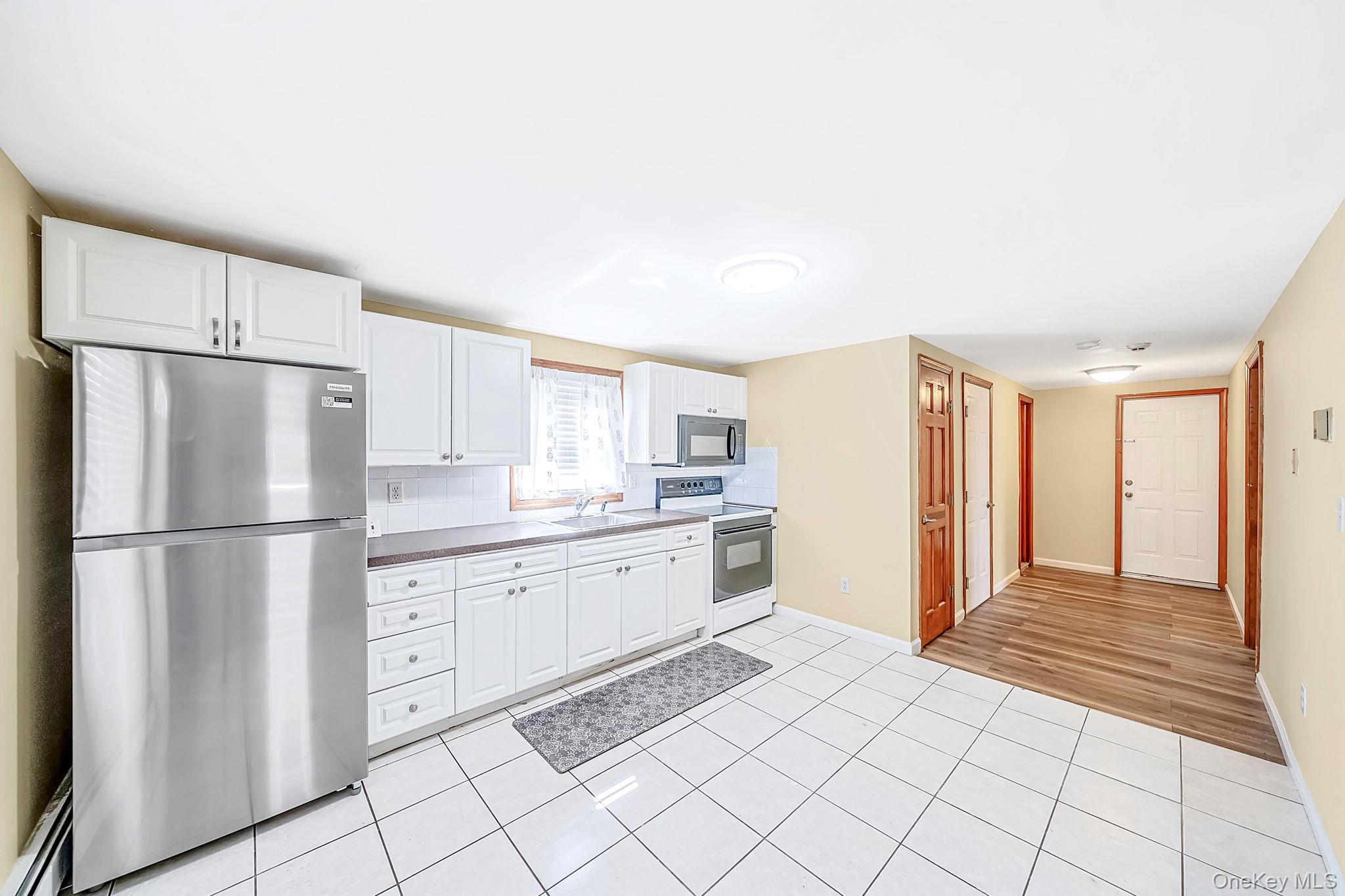 263 Commack Road Property Photo 23