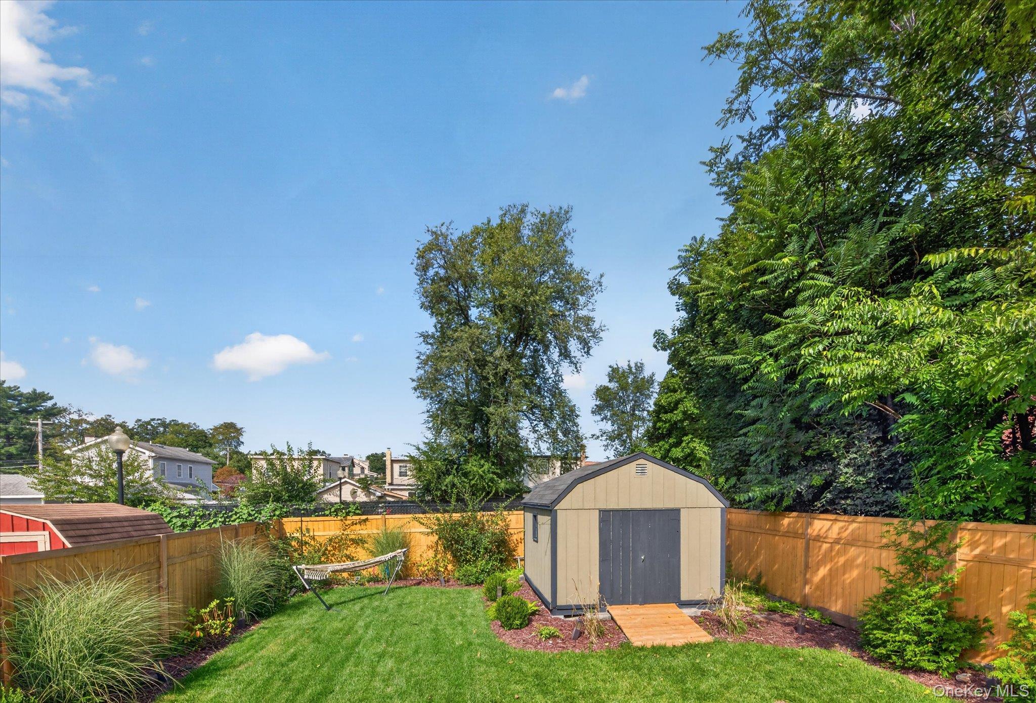 11 S Walnut Street Property Photo 33