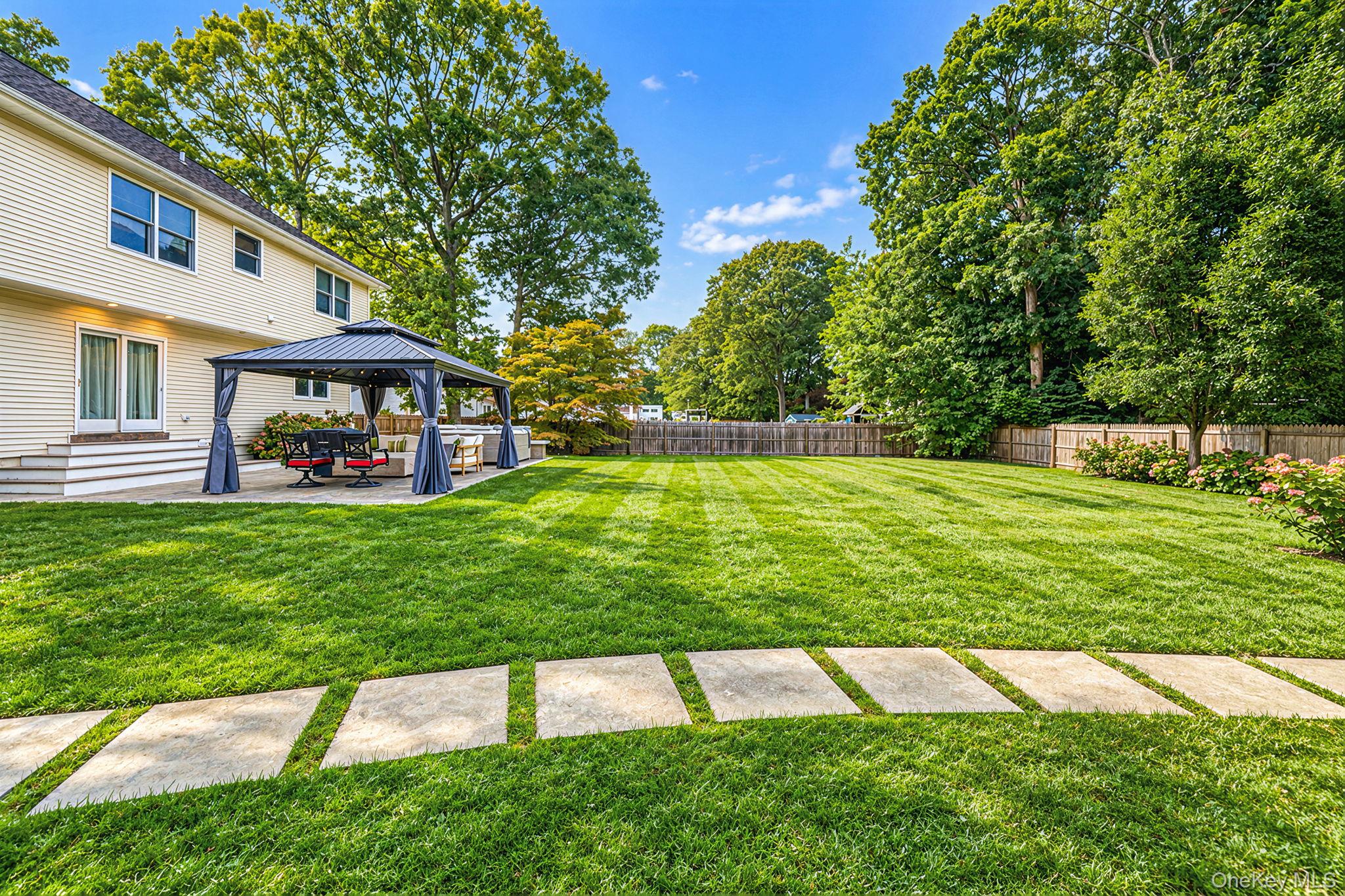 17 Mayfield Drive Property Photo 4