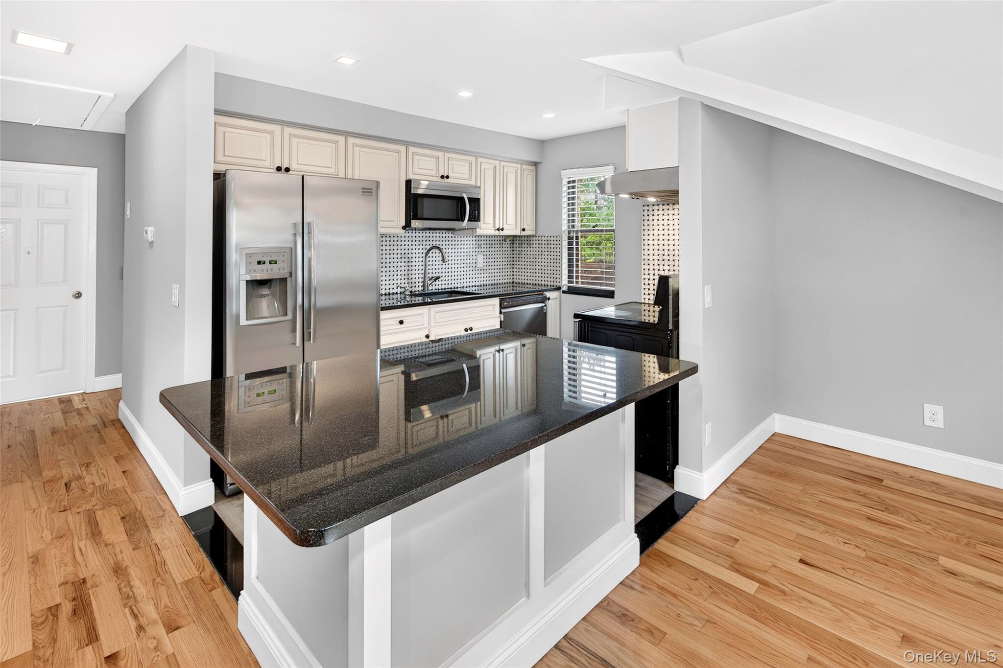 77 Waters Edge Property Photo 12