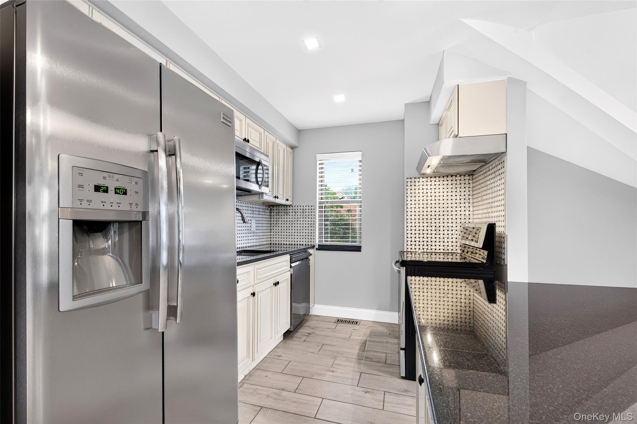 77 Waters Edge Property Photo 14