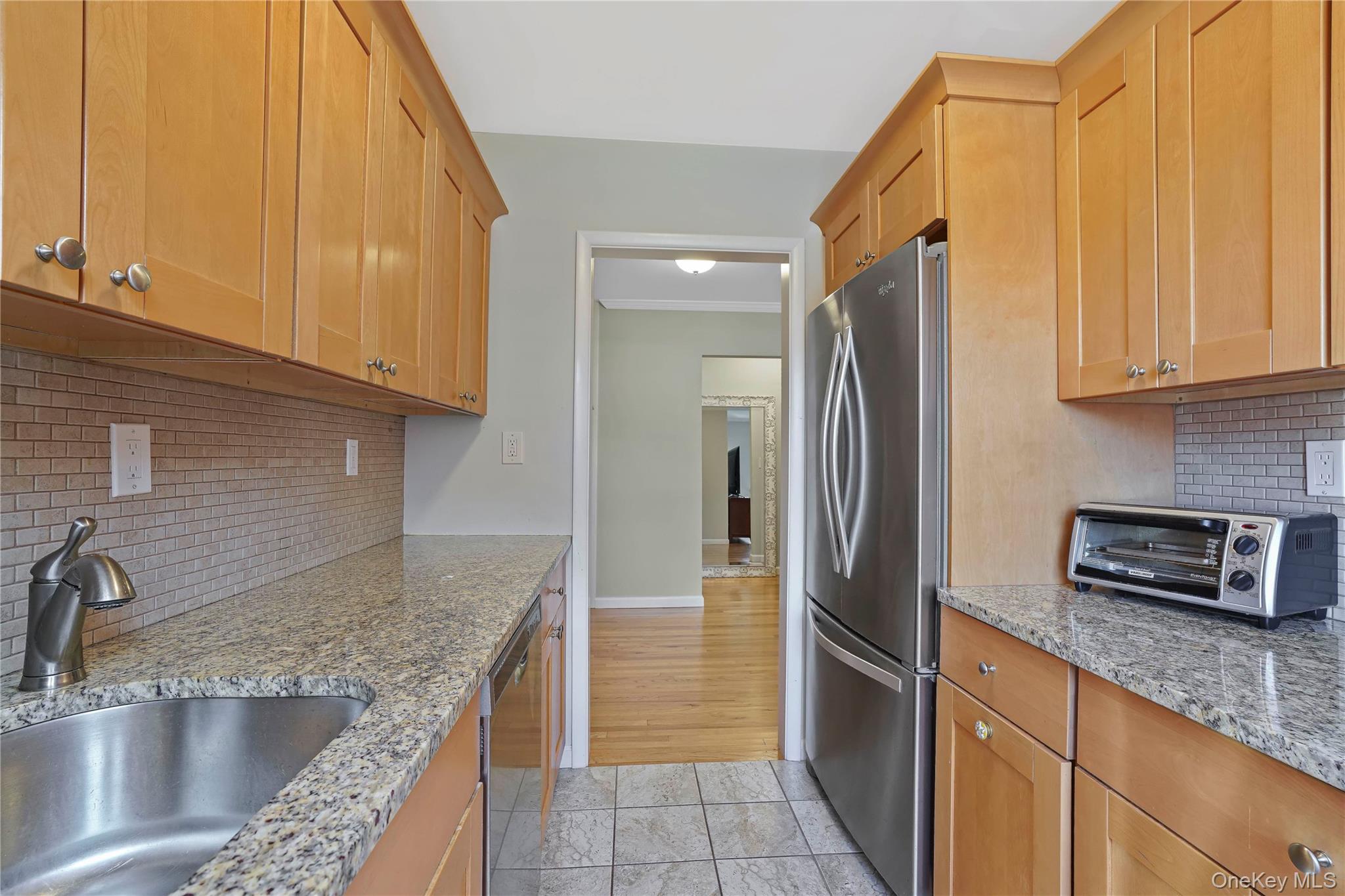 125 Beacon Hill Drive F-11 Property Photo 4