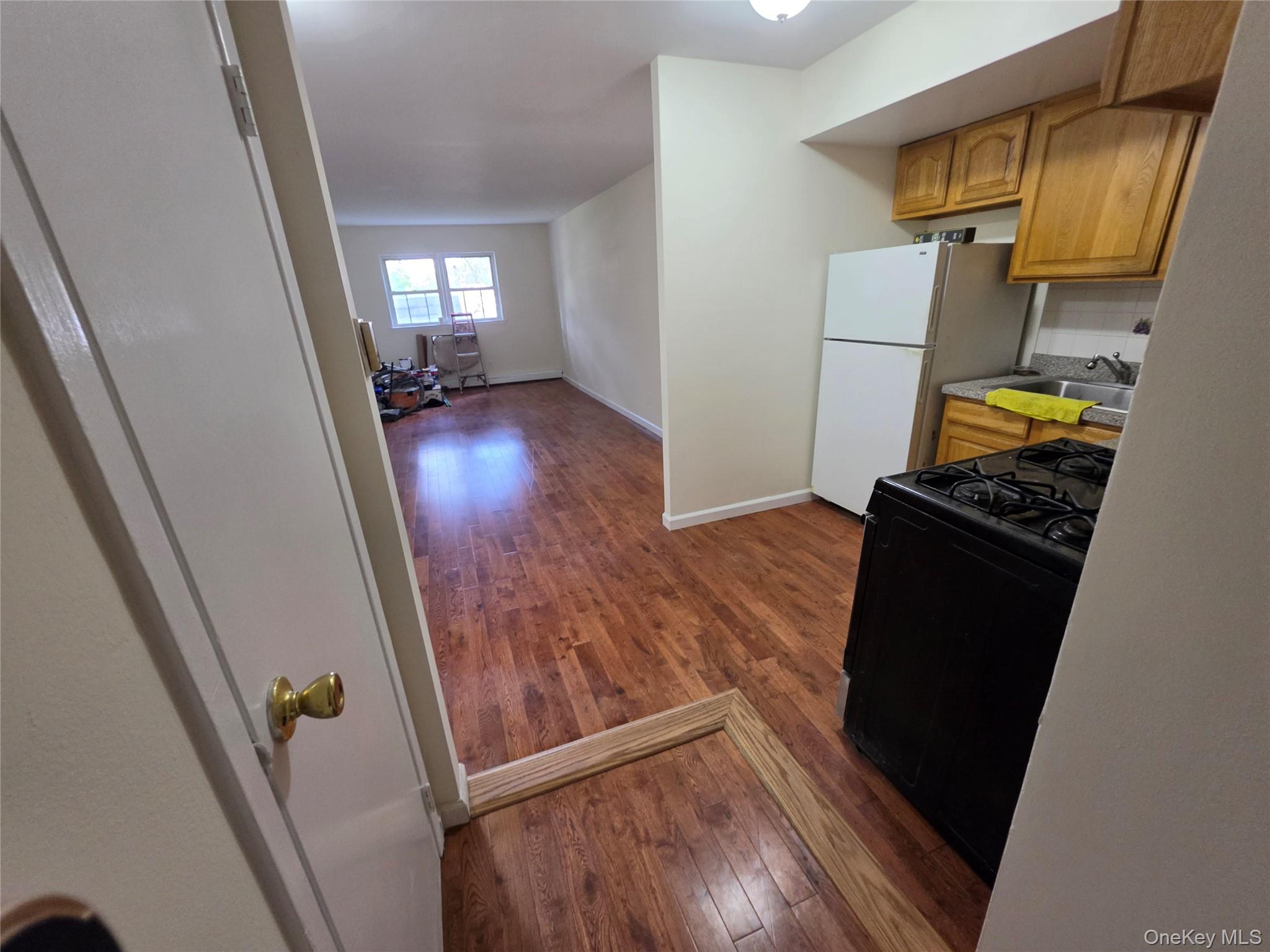 4538 220th Place Property Photo 4
