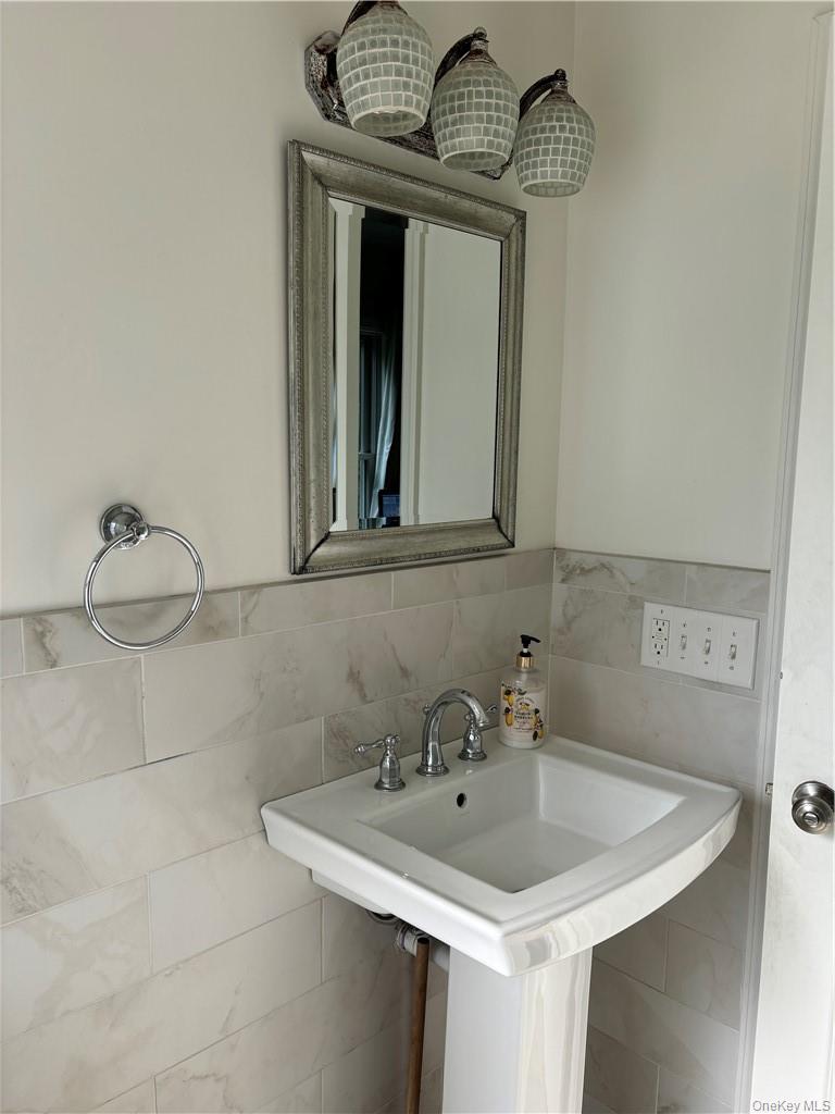 50 Railroad Avenue Property Photo 19