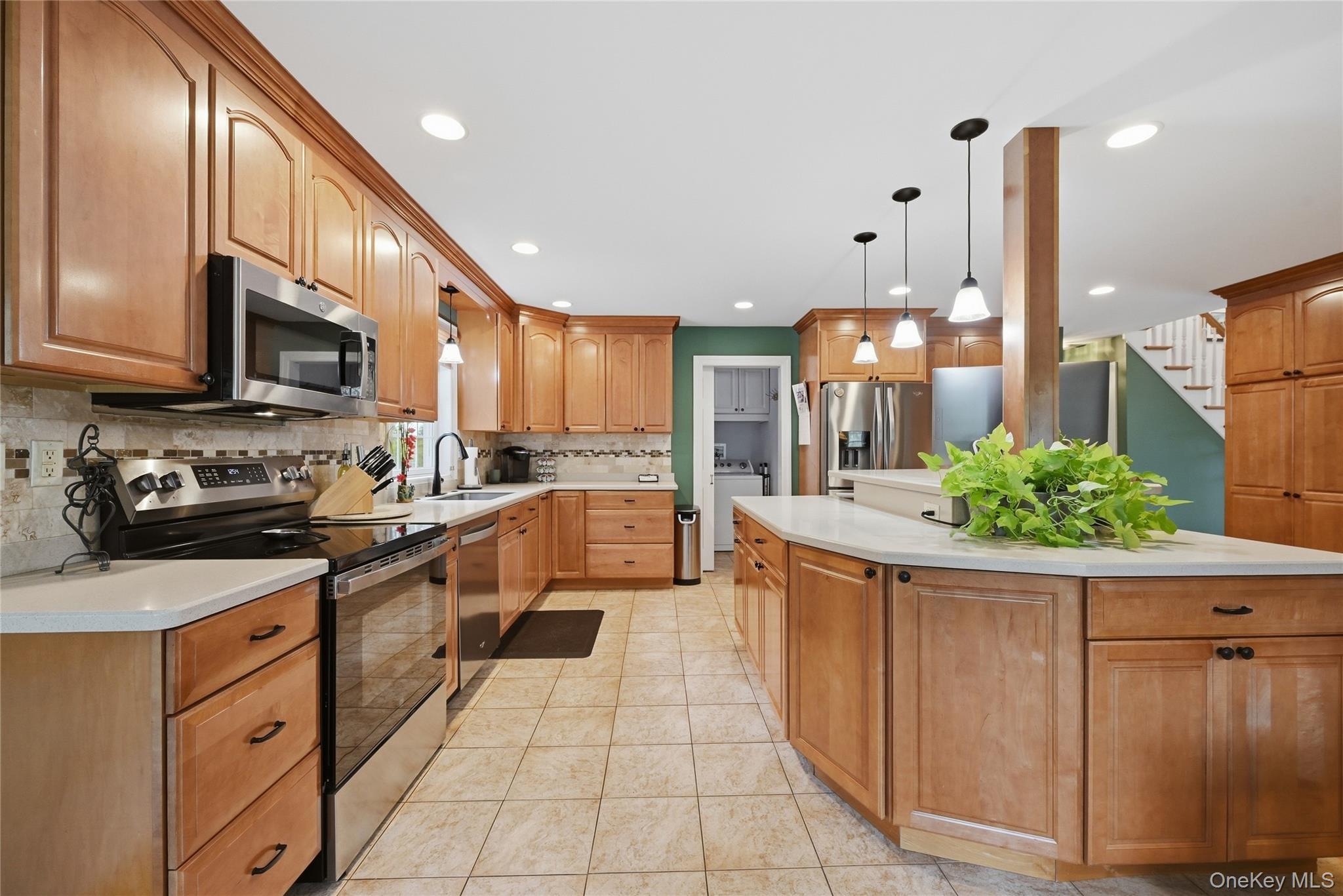 10 Albion Oval Property Photo 3