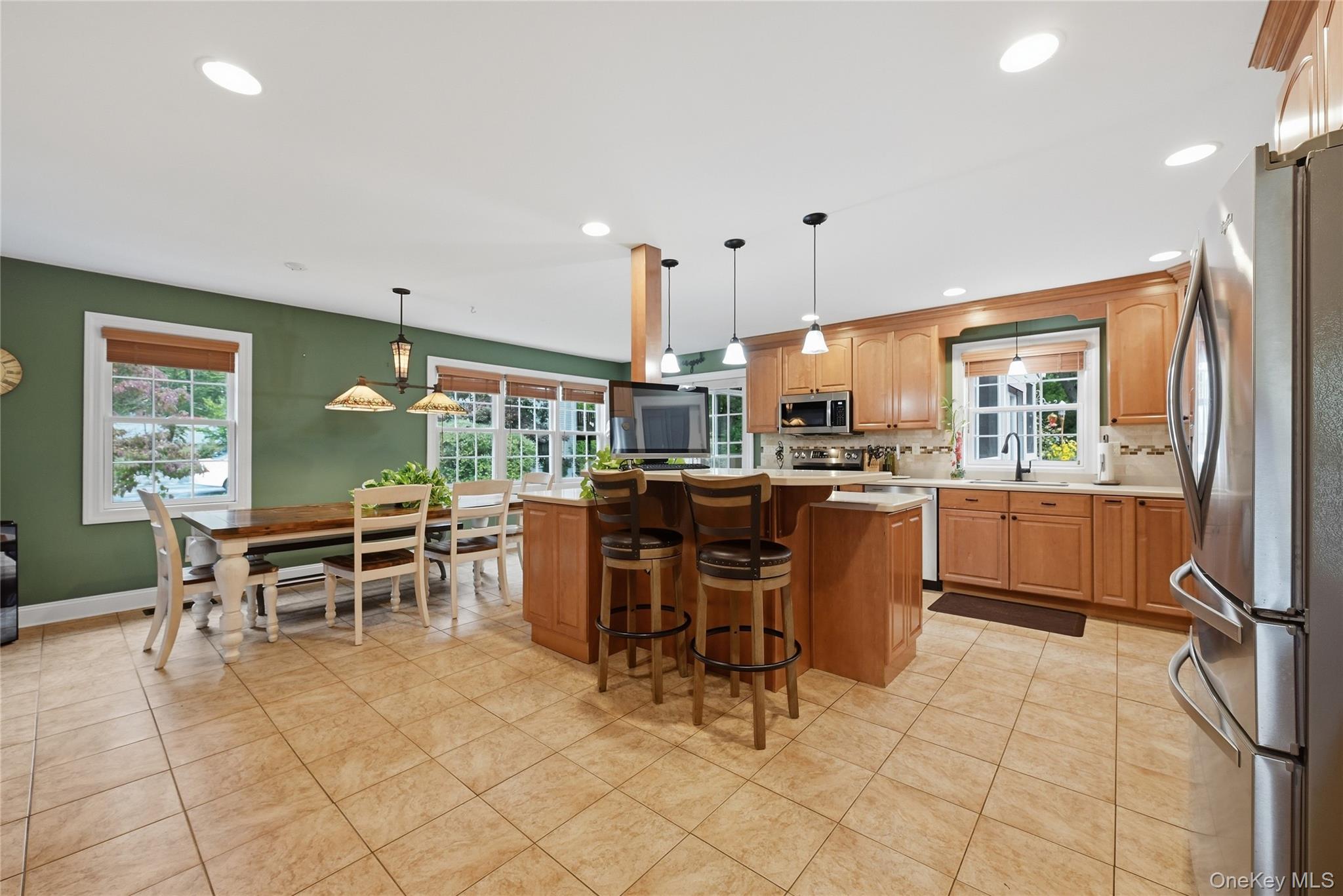 10 Albion Oval Property Photo 6
