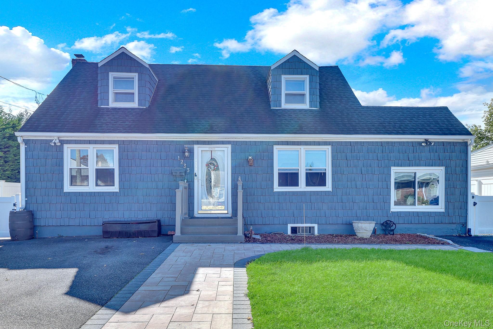 1233 12th Street Property Photo 1