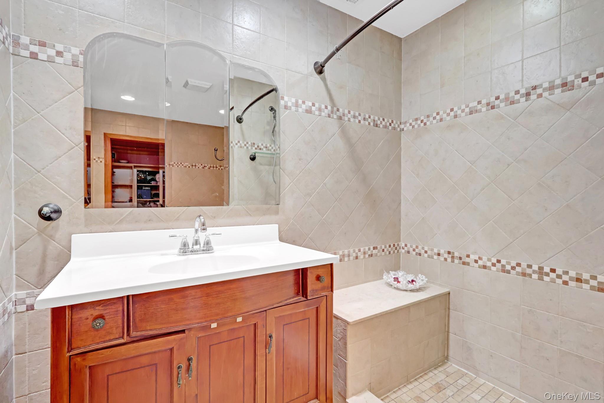 1233 12th Street Property Photo 7