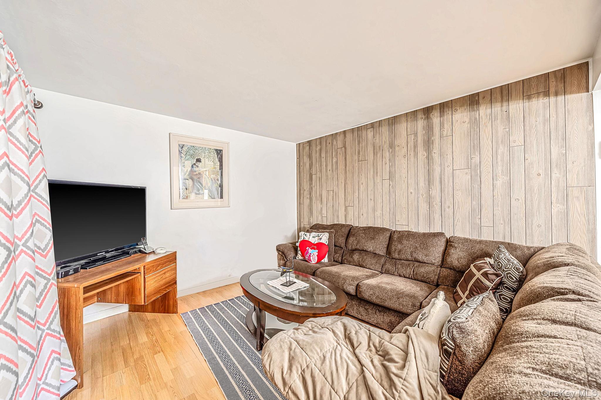 19 Curve Lane Property Photo 3