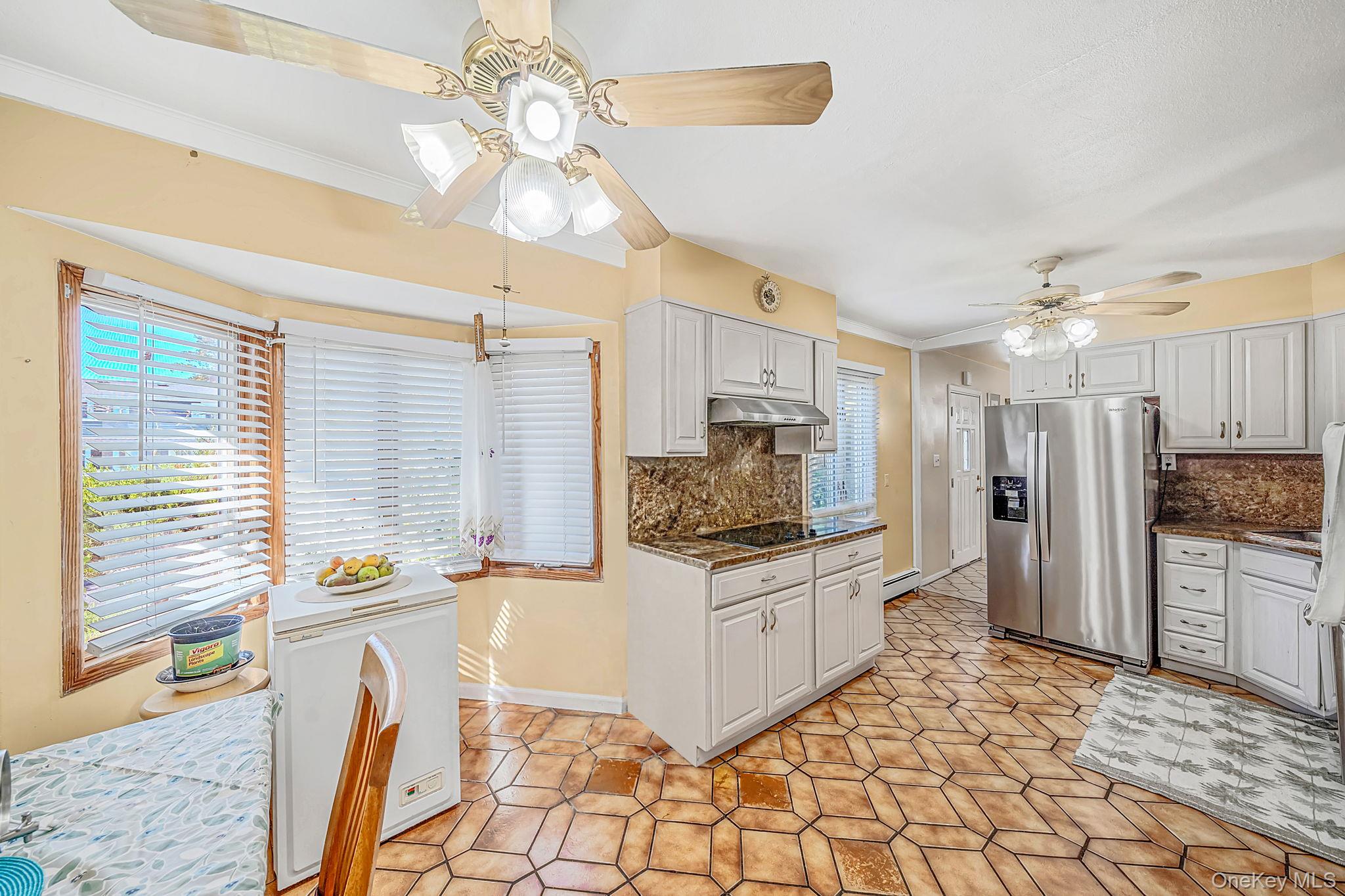 19 Curve Lane Property Photo 10