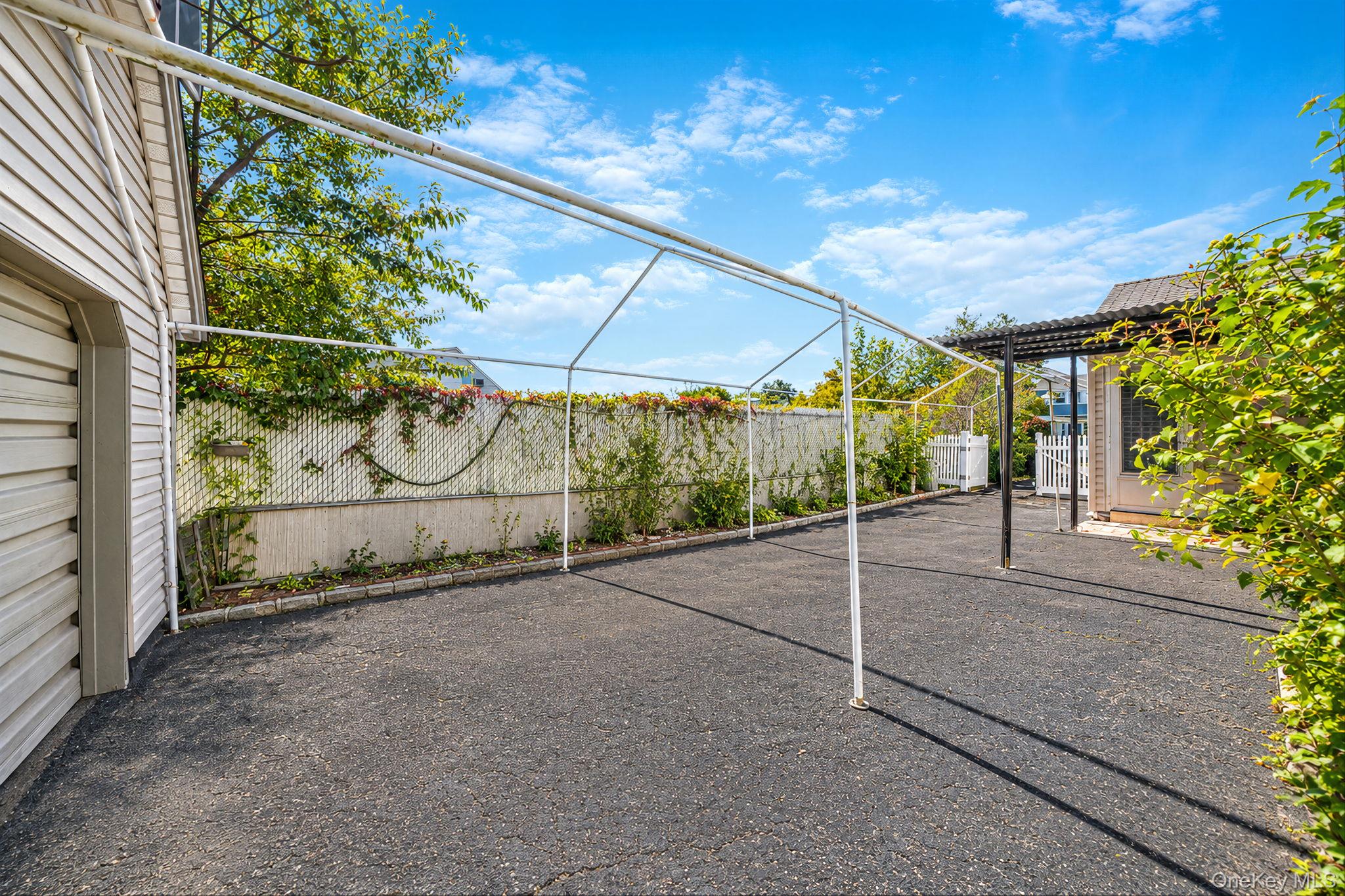 19 Curve Lane Property Photo 30